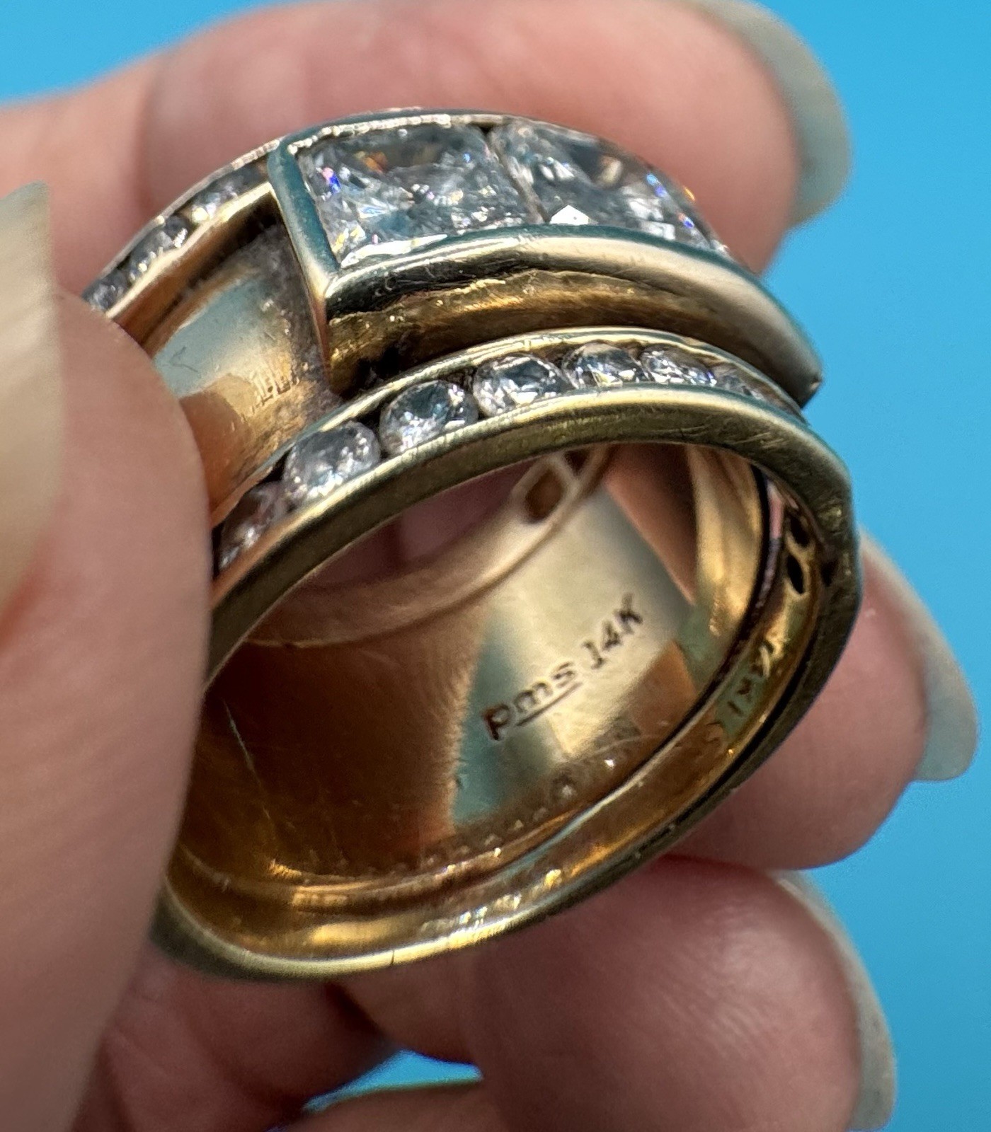 Vintage Estate Wide 14k Gold 3 Stone Diamond 3 Tcw & Two Gaurd 23 Stones Ring