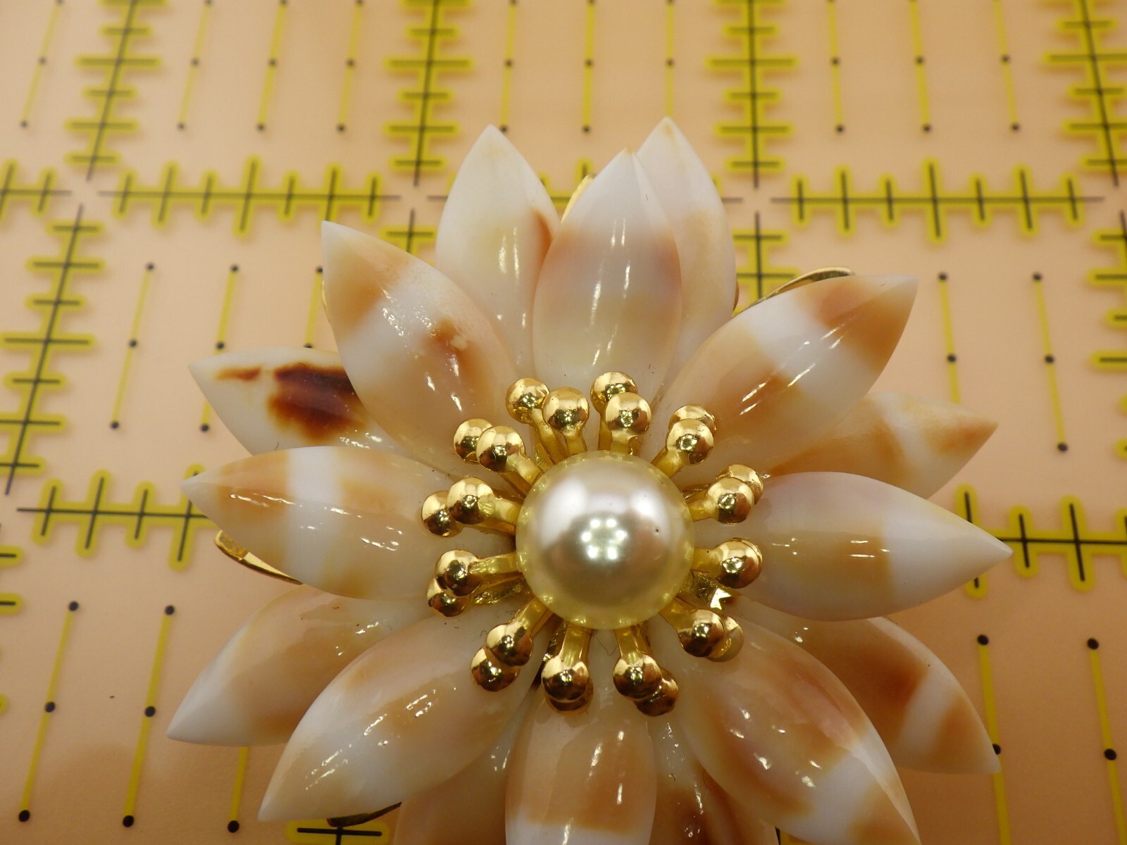 Vintage Seashell Flower Brooch Faux Pearl and Gold Accents – Elegant Retro Jewel