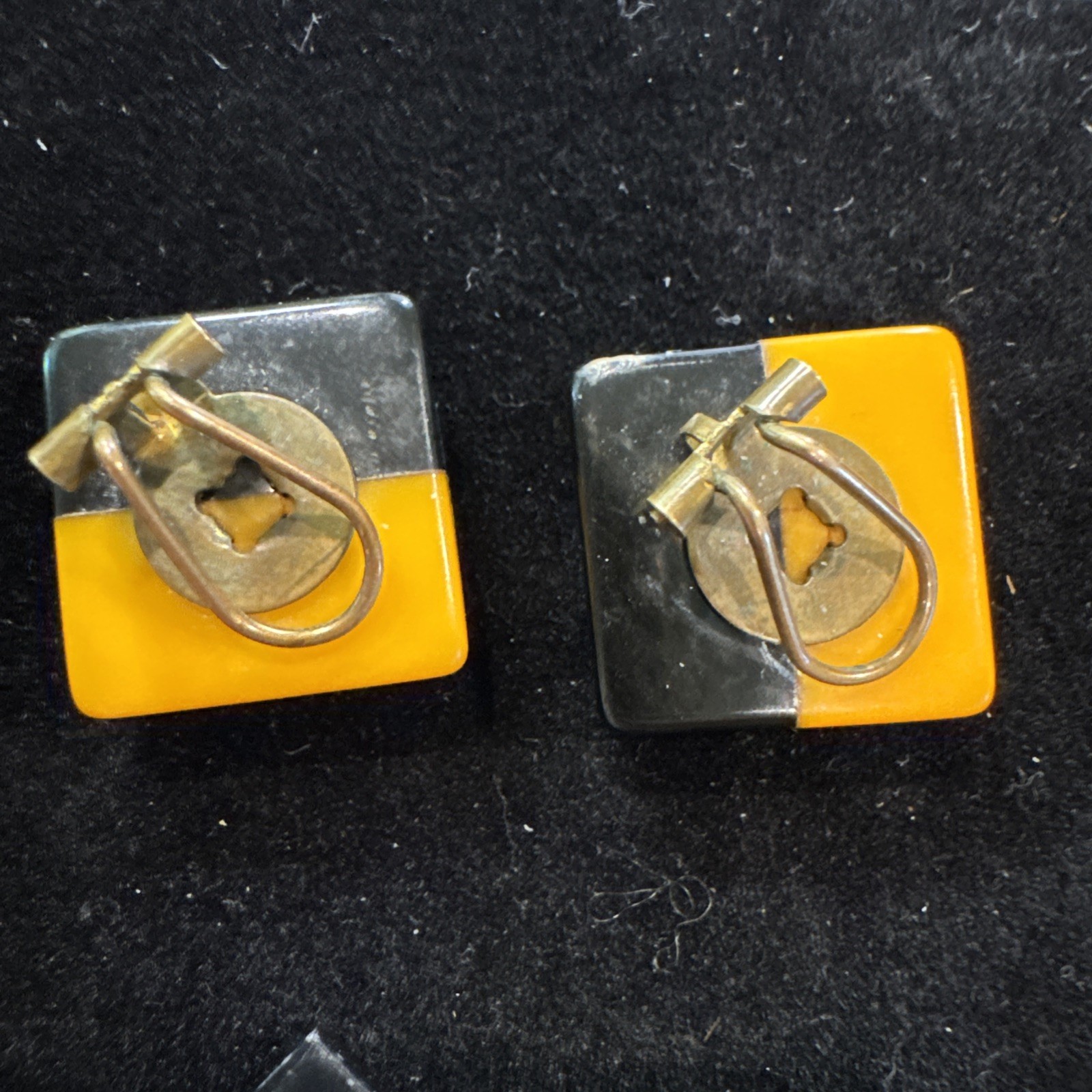 Vintage Bakelite Butterscotch/Black Clip Earrings Geometric MCM Mid Century 3/4”