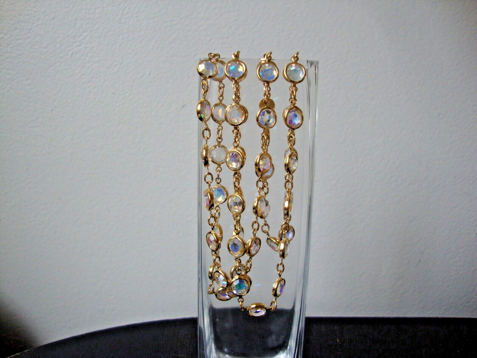VINTAGE 1980s AUSTRIAN CRYSTAL BEZEL SET AURORA CRYSTALS GOLD TONE NECKLACE 35″