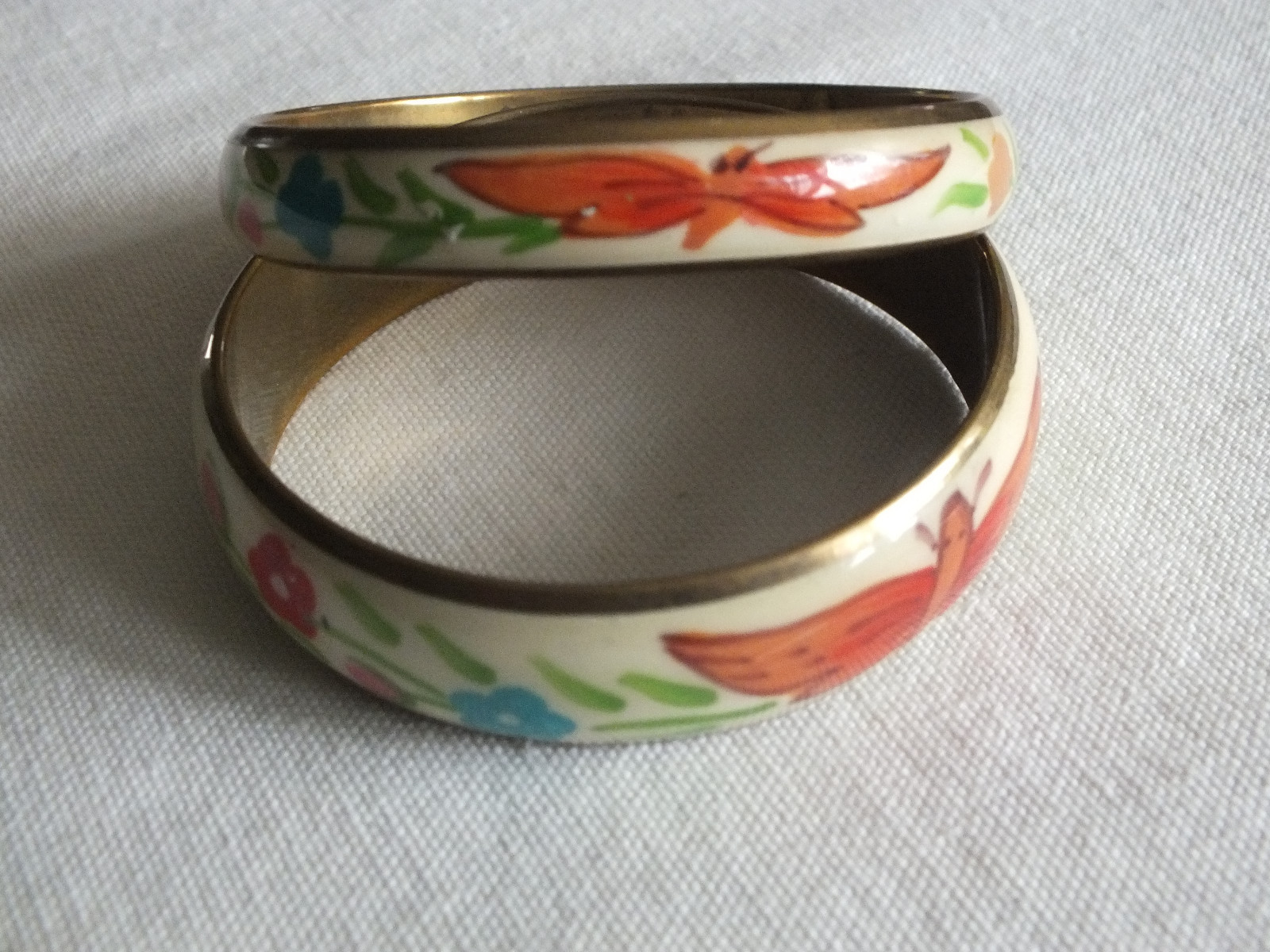 Collectible Bangle Bracelet Set 2 Brass Tone Butterfly 3/8 & 3/4 x 2 5/8″ WOW
