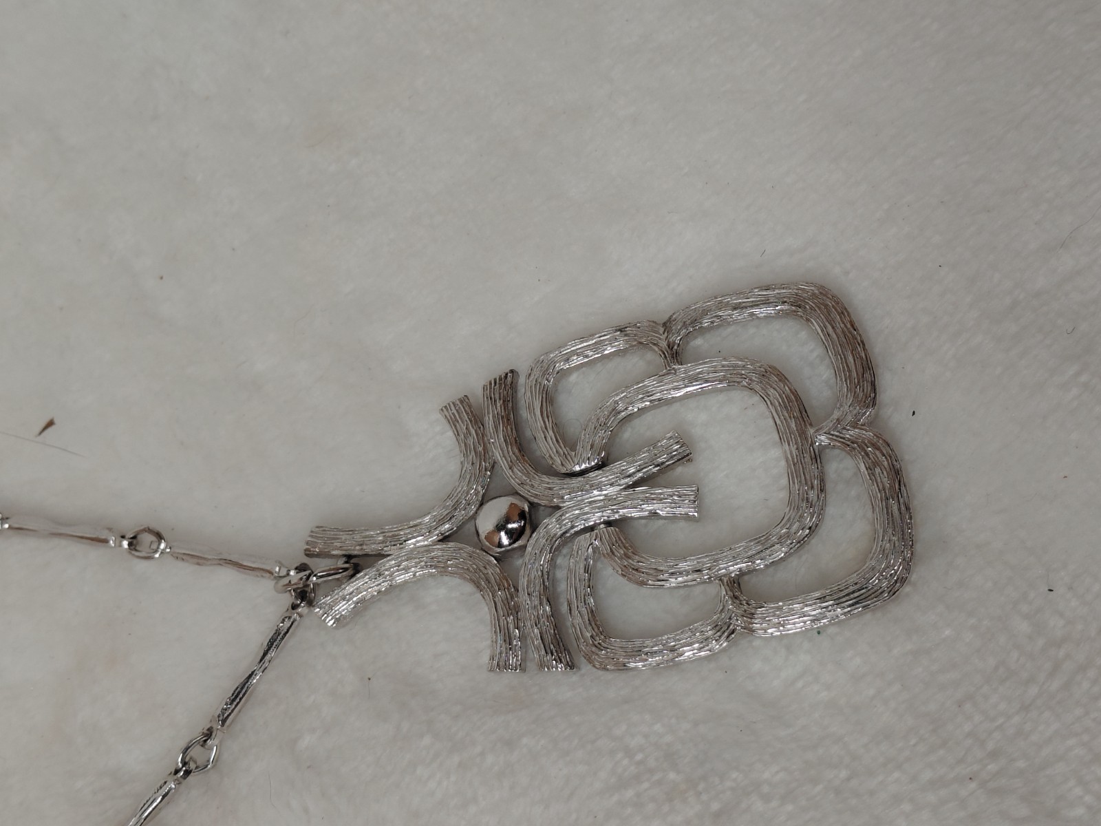Vintage 1974 Avon Mayan Pendant Necklace Silver Tone Modernist Brutalist Hinged