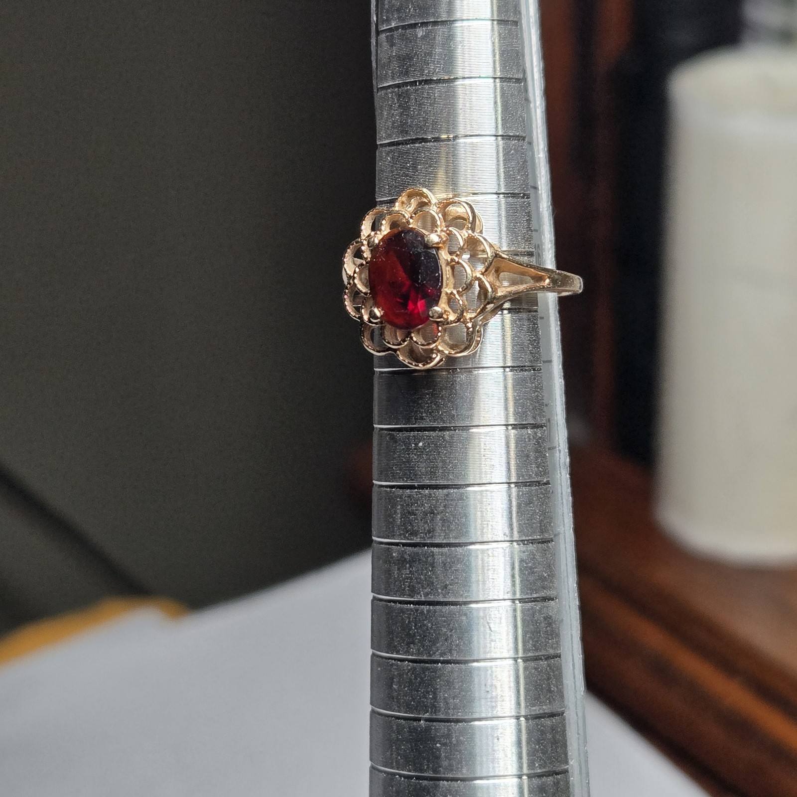 Estate Vintage Tested 14k Yellow Gold Red Garnet Openwork Filigree Ring Size 5.5