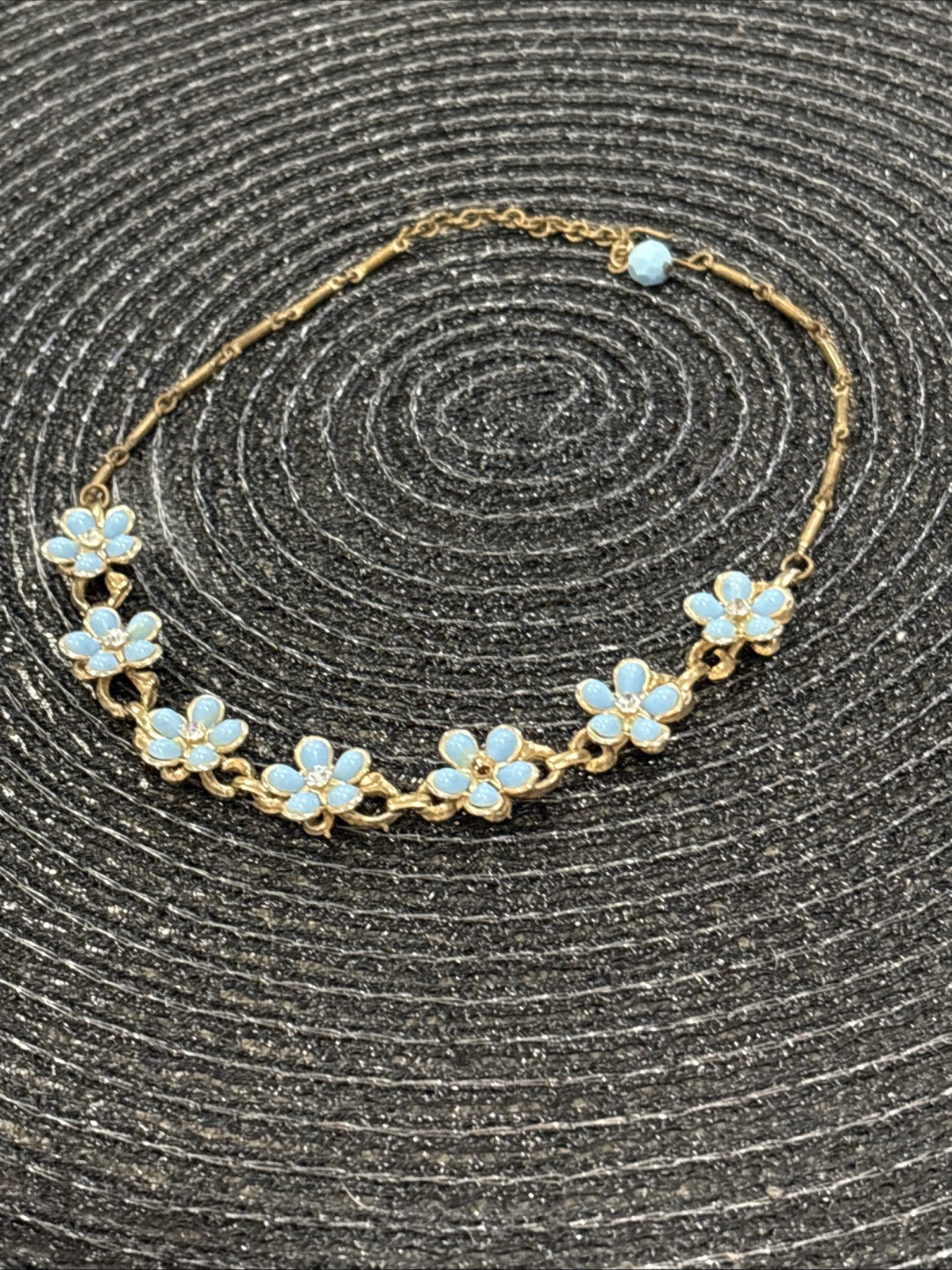 Vintage Gold Tone Blue Enamel Daisy Flower Bracelet – Retro Floral Jewelry
