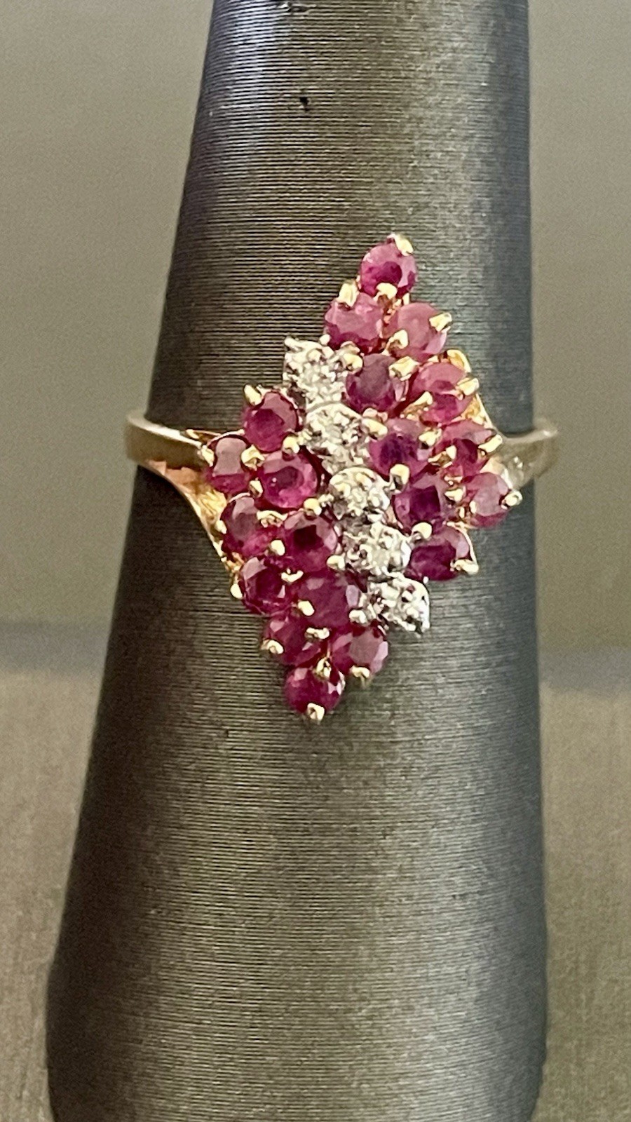 10KT Y/W Gold 0.025CTW Diamond & 1.00CTW Rubellite Ring. S8.25 (BU156)