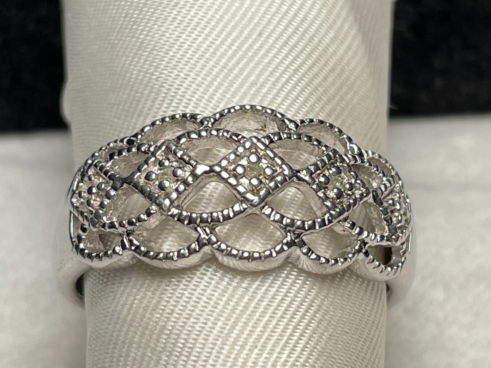 Vintage Sterling Silver 925 Ring filagree Design 3 Dimond Chips Size 8.75) 3.4G.
