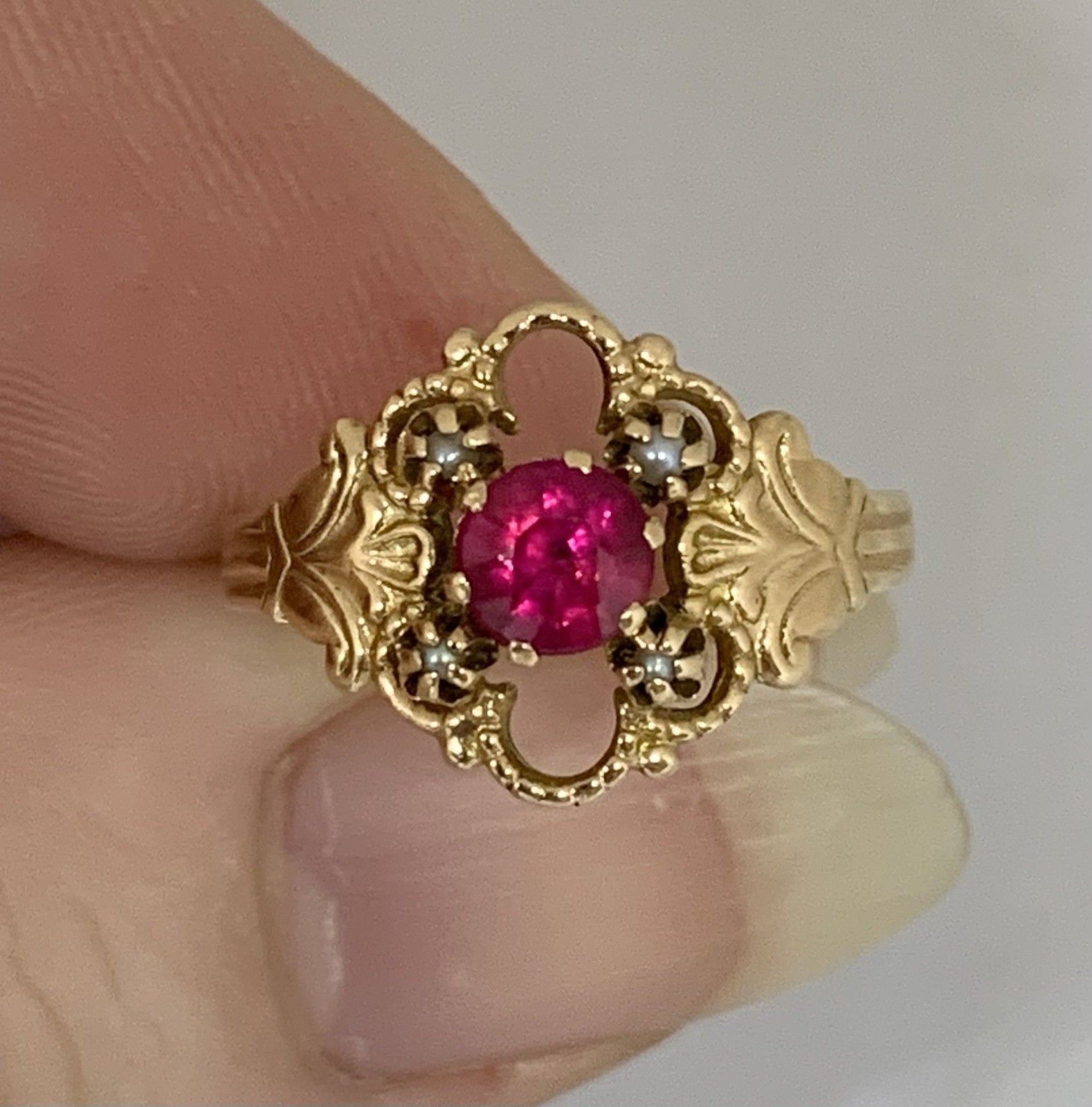 Beautiful Victorian Vintage 10k Yellow Gold Red Ruby Seed Pearl Ring Sz6.25