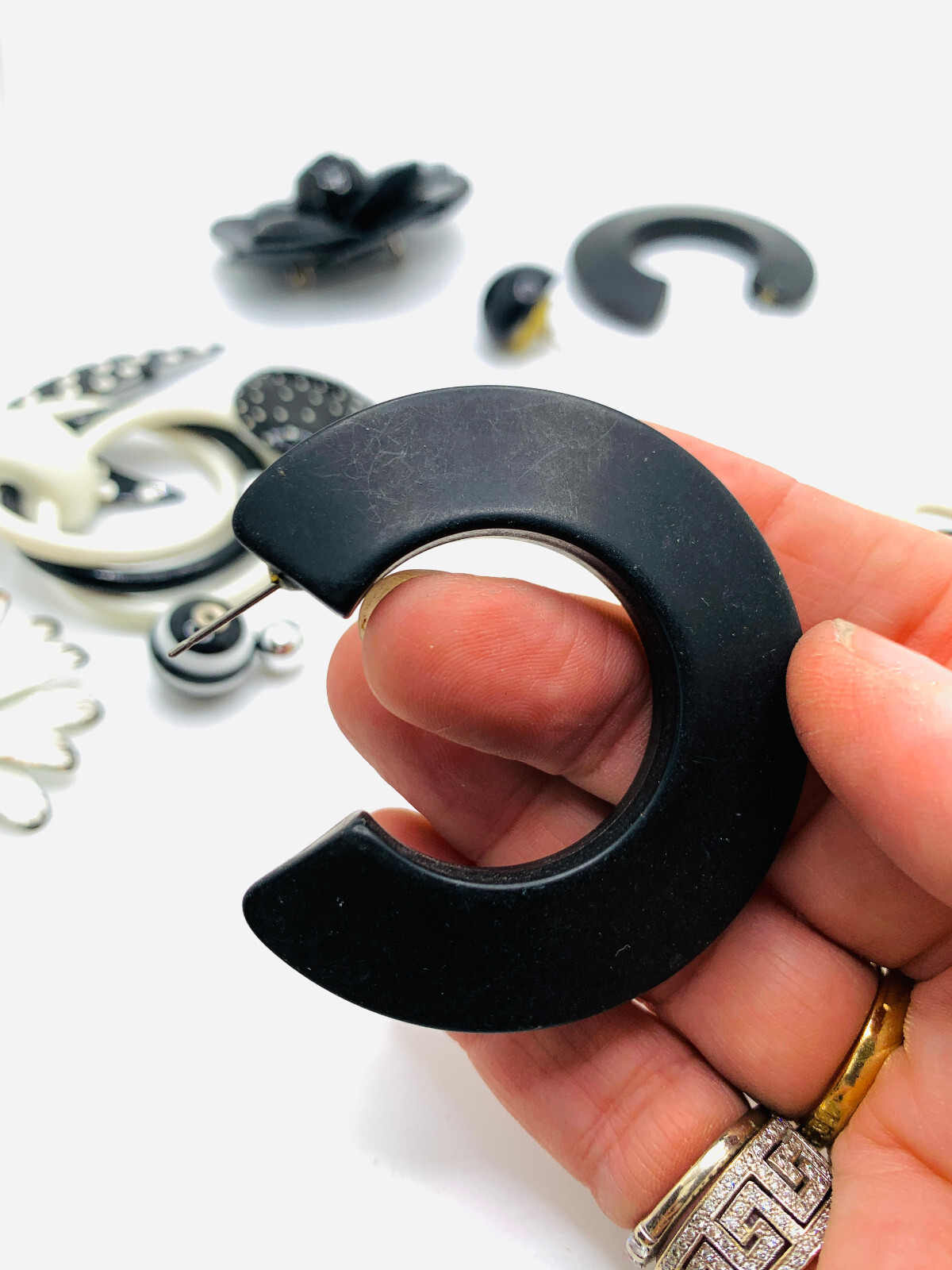 Lot 8 Dramatic 1960s-1980s Plastic Resin Metal Black & White Earrings & Brooches