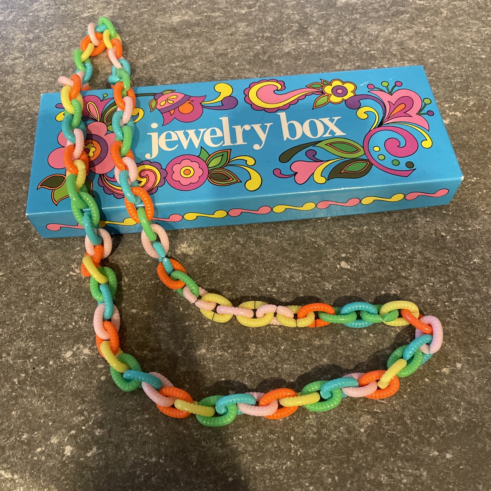 Vintage 1971 Milton Bradley Love Links Jewelry Box Plastic