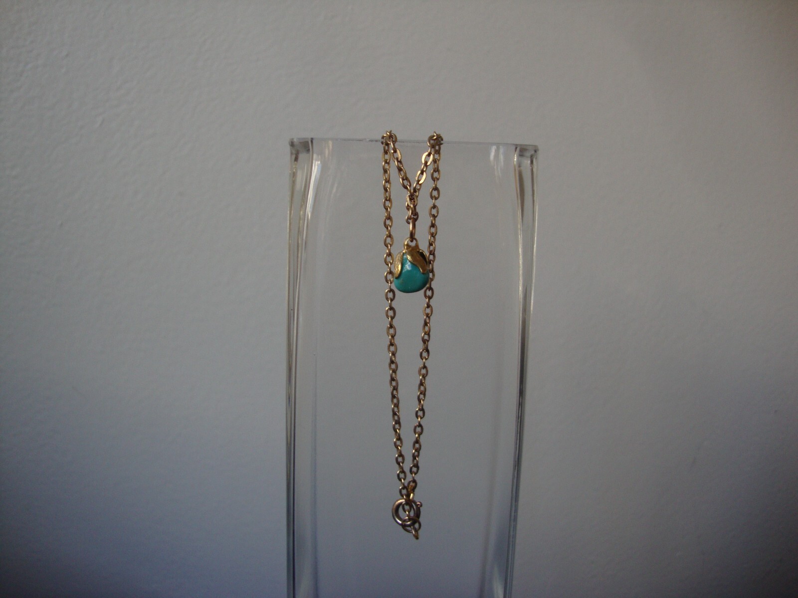 VTG GOLD PLATED LEAVES TURQUOISE NUGGET + GOLD PLATED 8.5″ ANCHOR CHAIN BRACELET