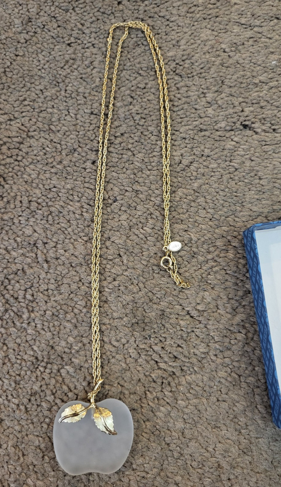 Vintage Avon Frosted Lead Crystal Apple Pendant Necklace 1978 in Box