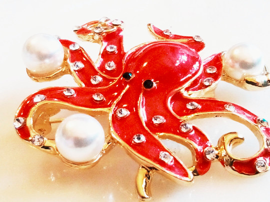 ENAMELED OCTOPUS BROOCH/PENDANT!Red Enameled,Clear Crystals,White Fantasy Pearls
