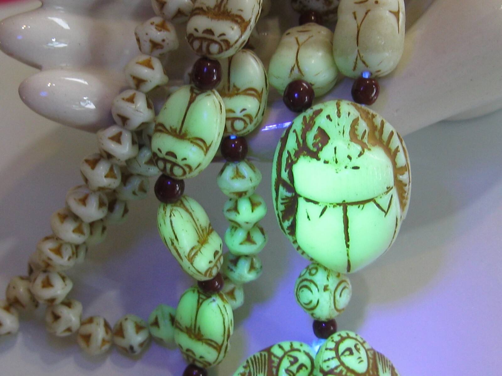 ANTIQUE NEIGER BROTHERS 1920s EGYPTIAN ART DECO URANIUM GLASS BEADED NECKLACE