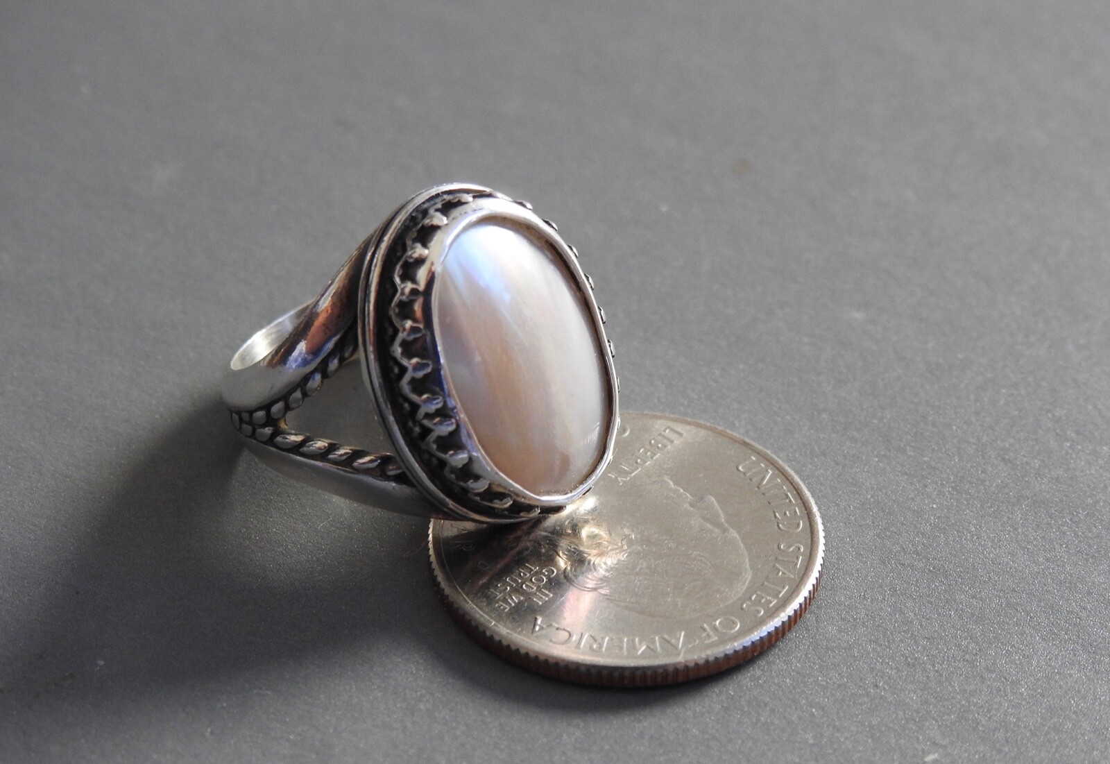 vintage Carolyn Pollack MOP STERLING SILVER ring oval shel mother of pearl 7.5
