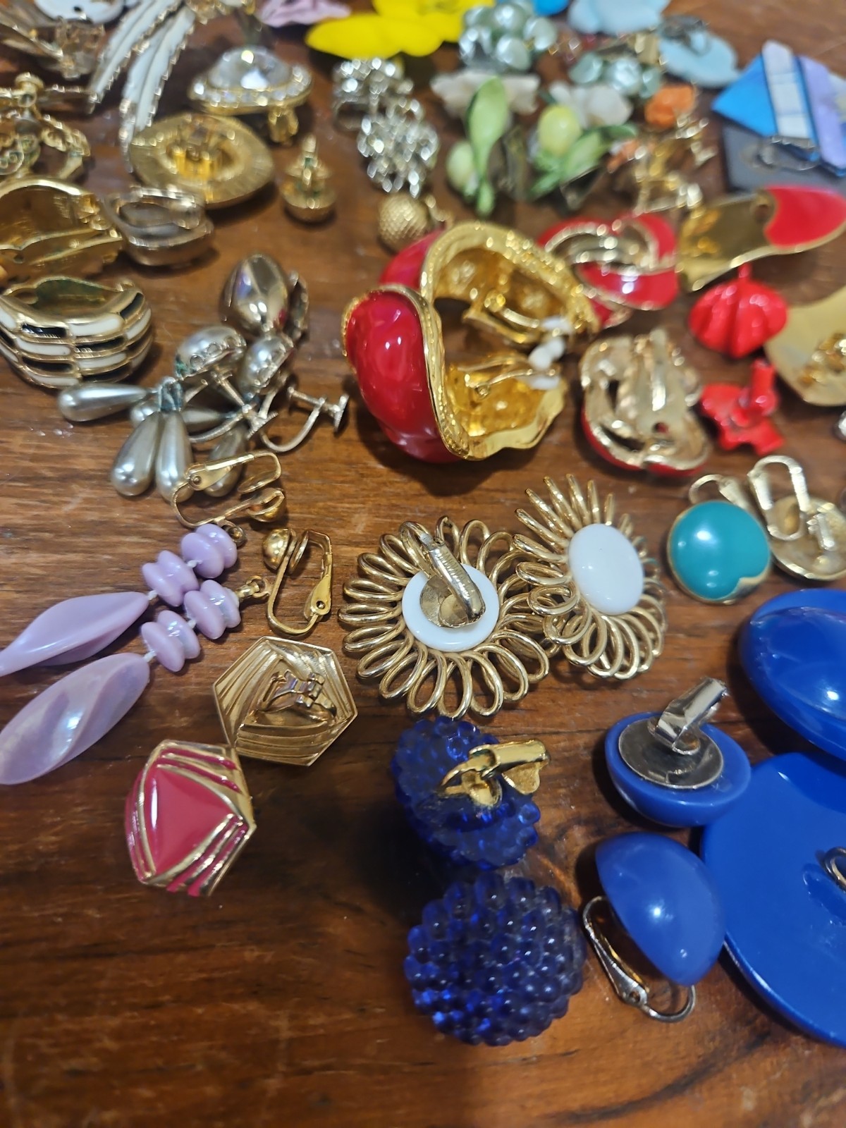 Vintage Designer CLIP ON Earring Lot 25+ Pairs Trifari Monet D’Orlan, avon