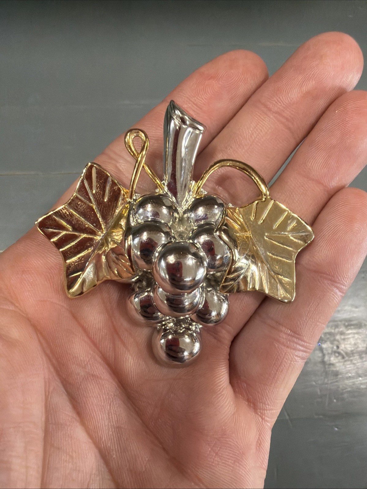 Vintage Beautiful Silver & Gold Brooch Pendent Grape Cluster Leaves Signed MJ