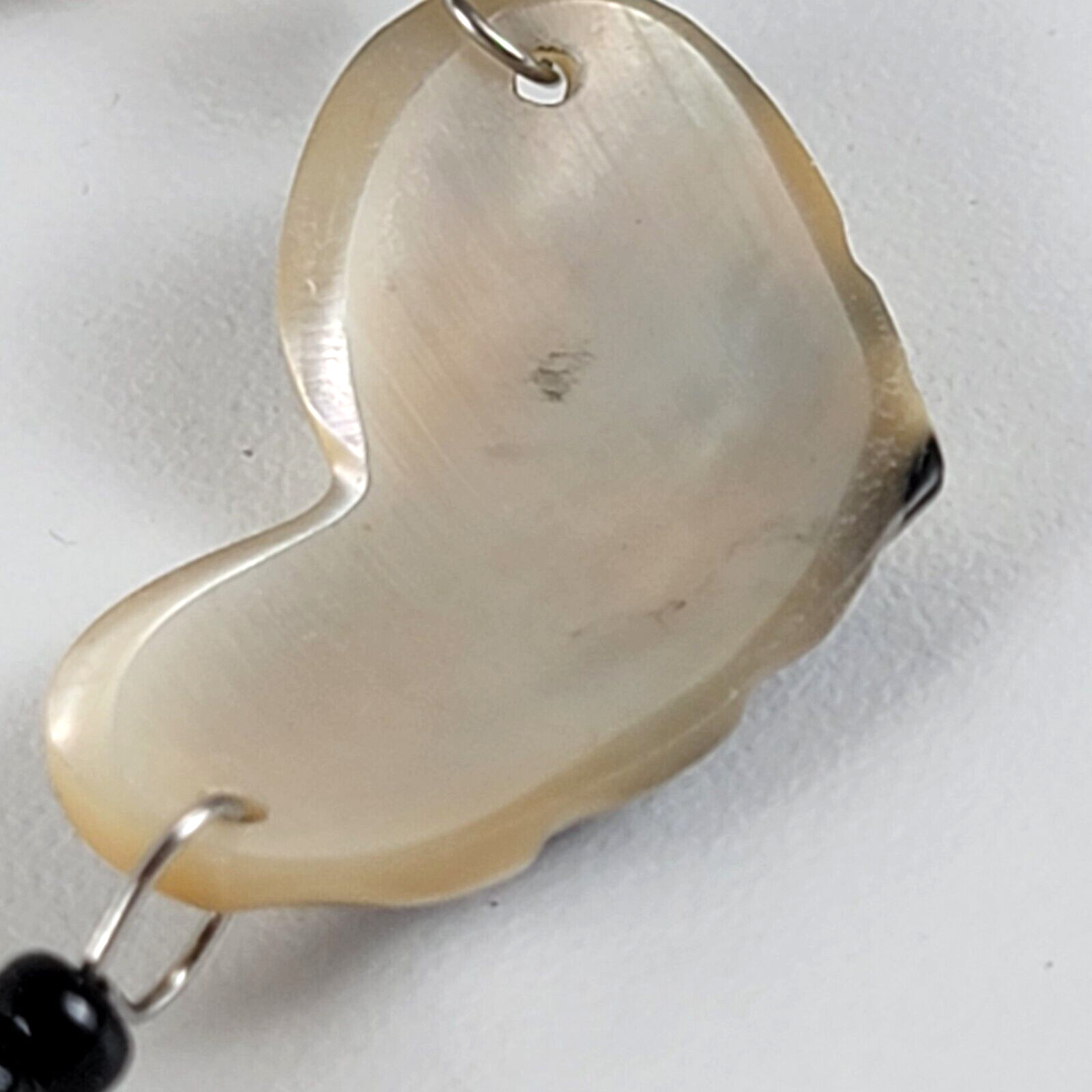 Vintage Black And Cream Mother Of Pearl Heart Bracelet 7 In Barrel Clasp