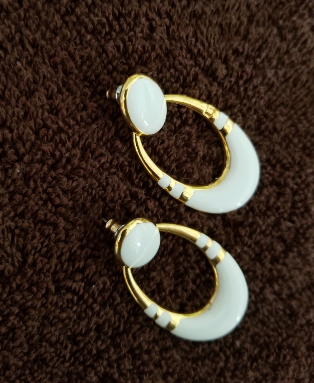 Retro Style Ivory and Gold Enamel Stud Earrings Vintage
