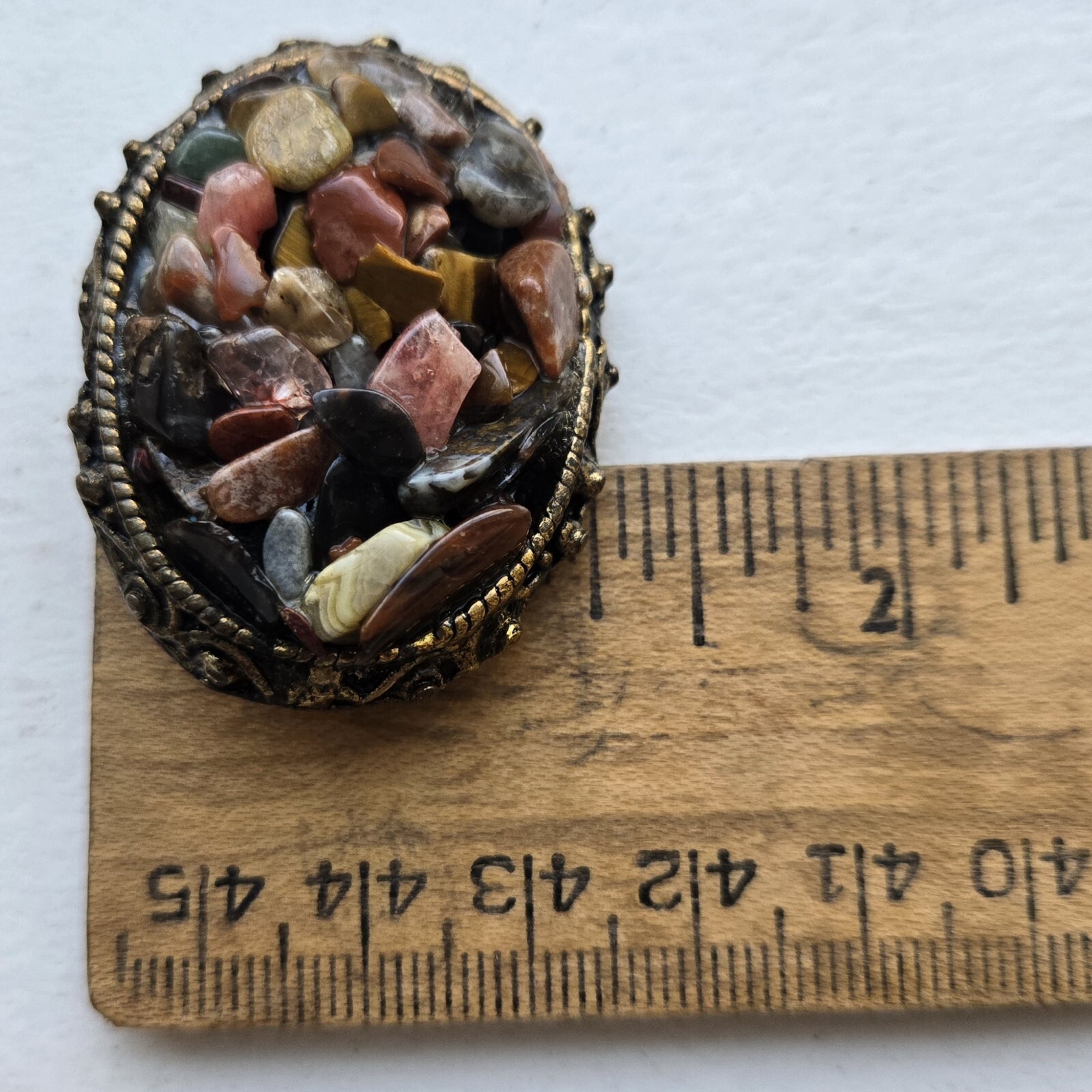 Vintage Multicolor Gem Stone Chips Brooch Pin Gold Tone Oval Estate