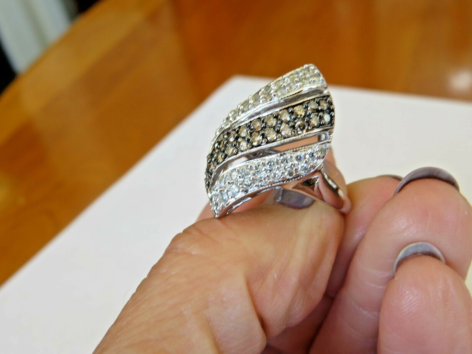 10K WHITE GOLD CHAMPAGNE & WHITE DIAMOND SWIRL RING 1.00 CT DIAMONDS 25 X 15 MM
