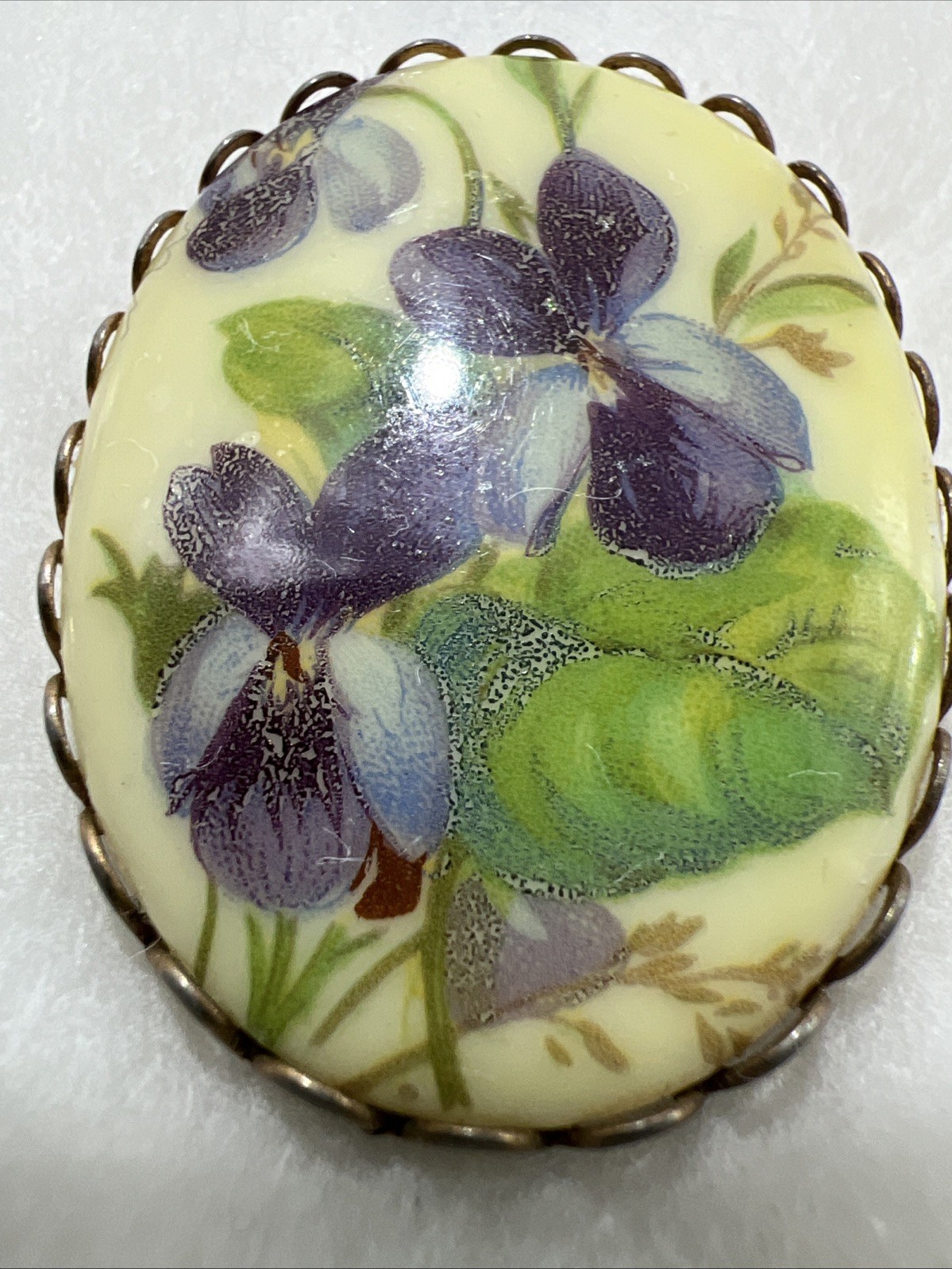 VTG Victoria Gold Tone Purple Blue Violet Flower Porcelain Cameo Style Brooch