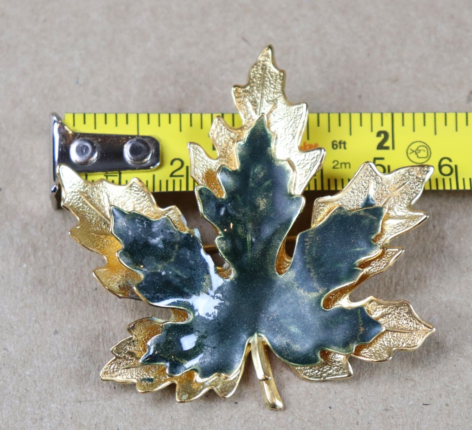 Vintage Maple Leaf Brooch Pin Green Enamel Gold Tone Fall Autumn Nature