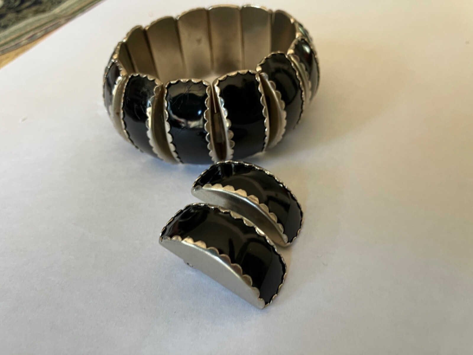 Vintage Retro 60s Black Enamel Silver Tone Expanding Bracelet & Clip On Earring