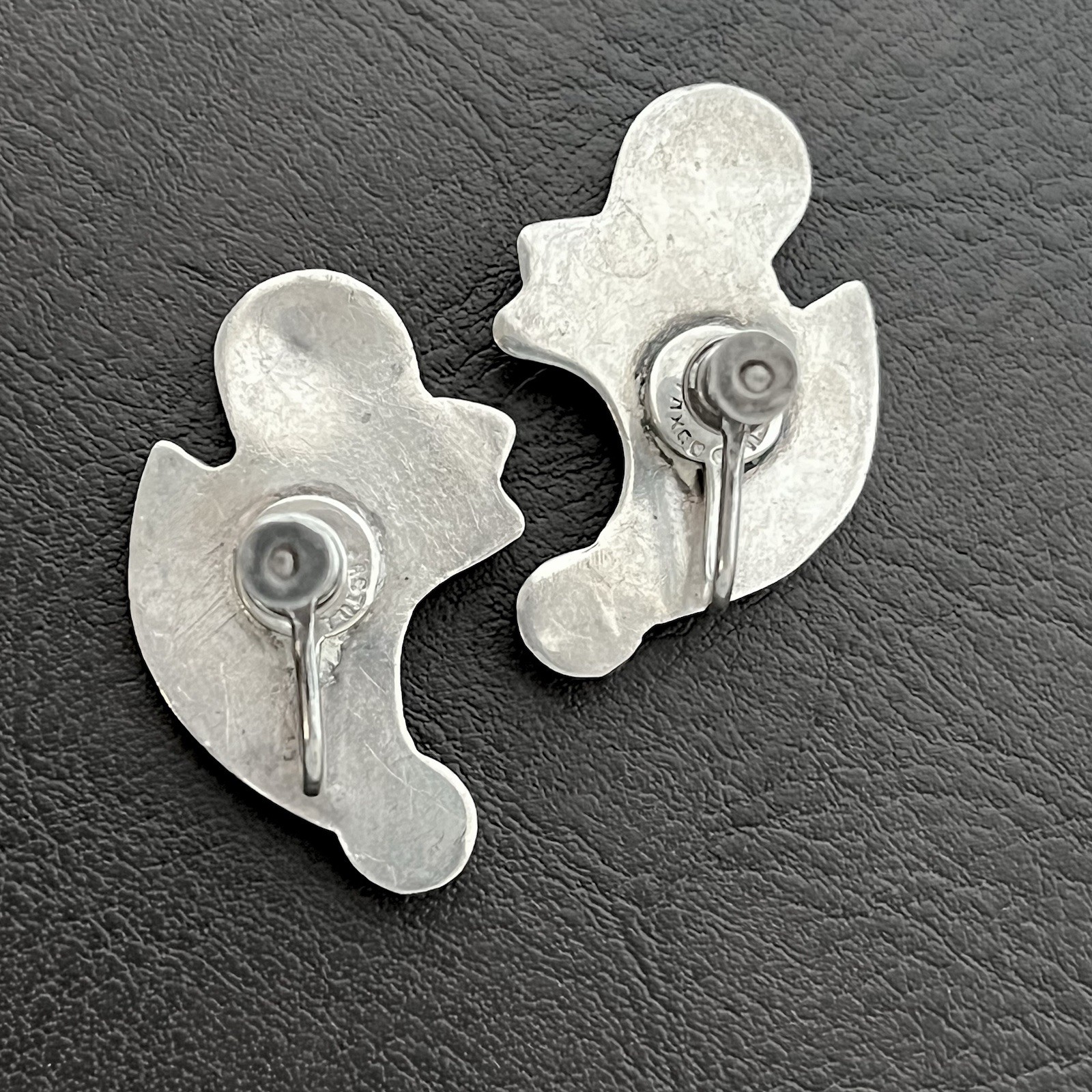 Los Castillo Taxco Mexico Signed Sterling Silver Artisan Screw Back Earrings