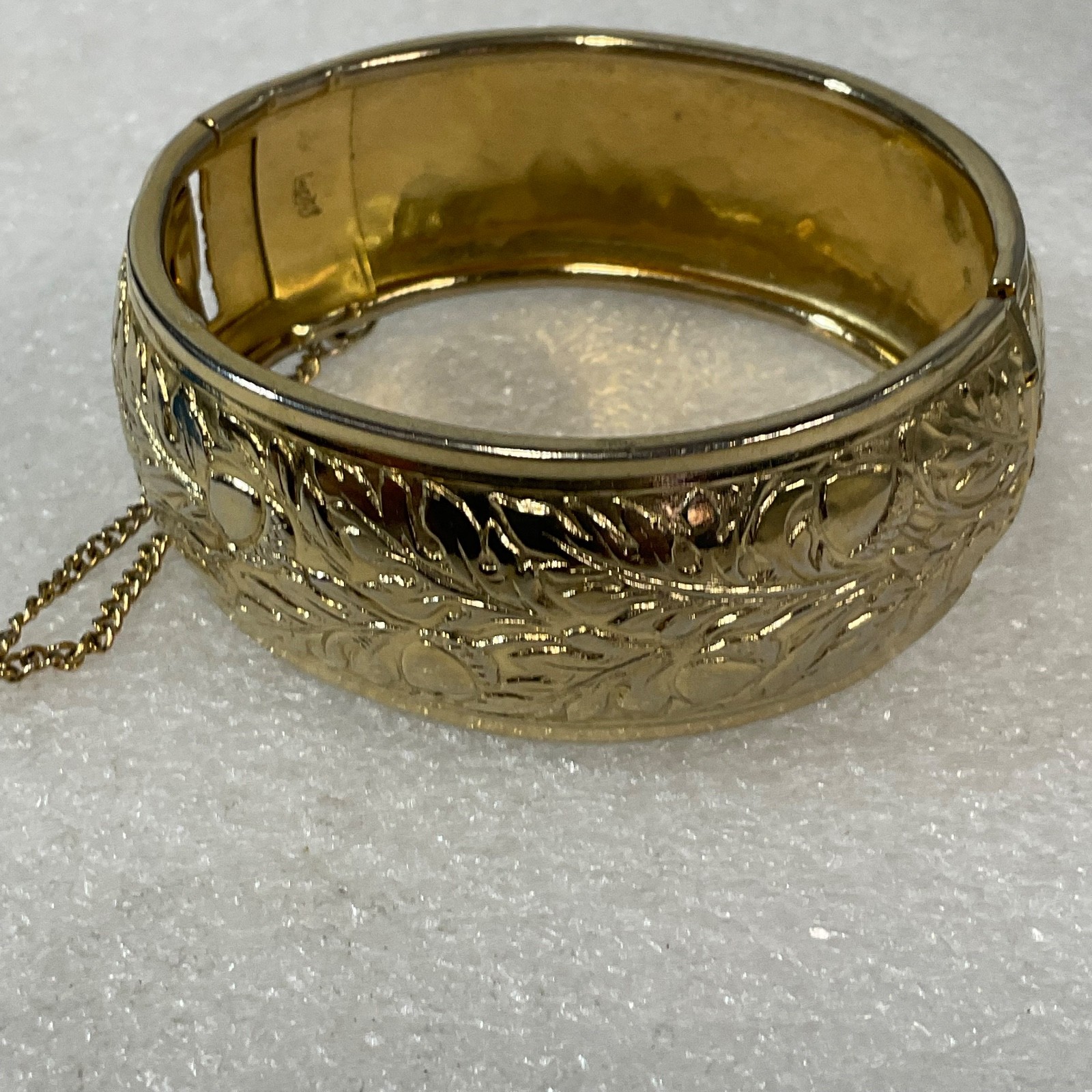Vintage Coro Gold Tone Hinged Bangle Bracelet 7.25in Floral Engraved SafetyChain
