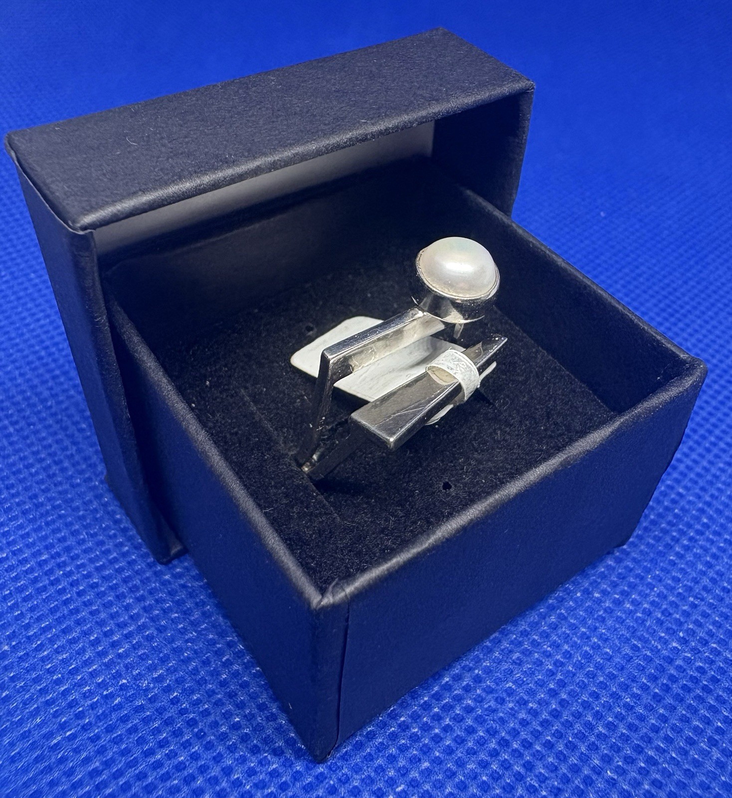 (01) TS 925 Sterling Silver Square Ring Size 6.5-7.0 White Pearl Mexico 1980s