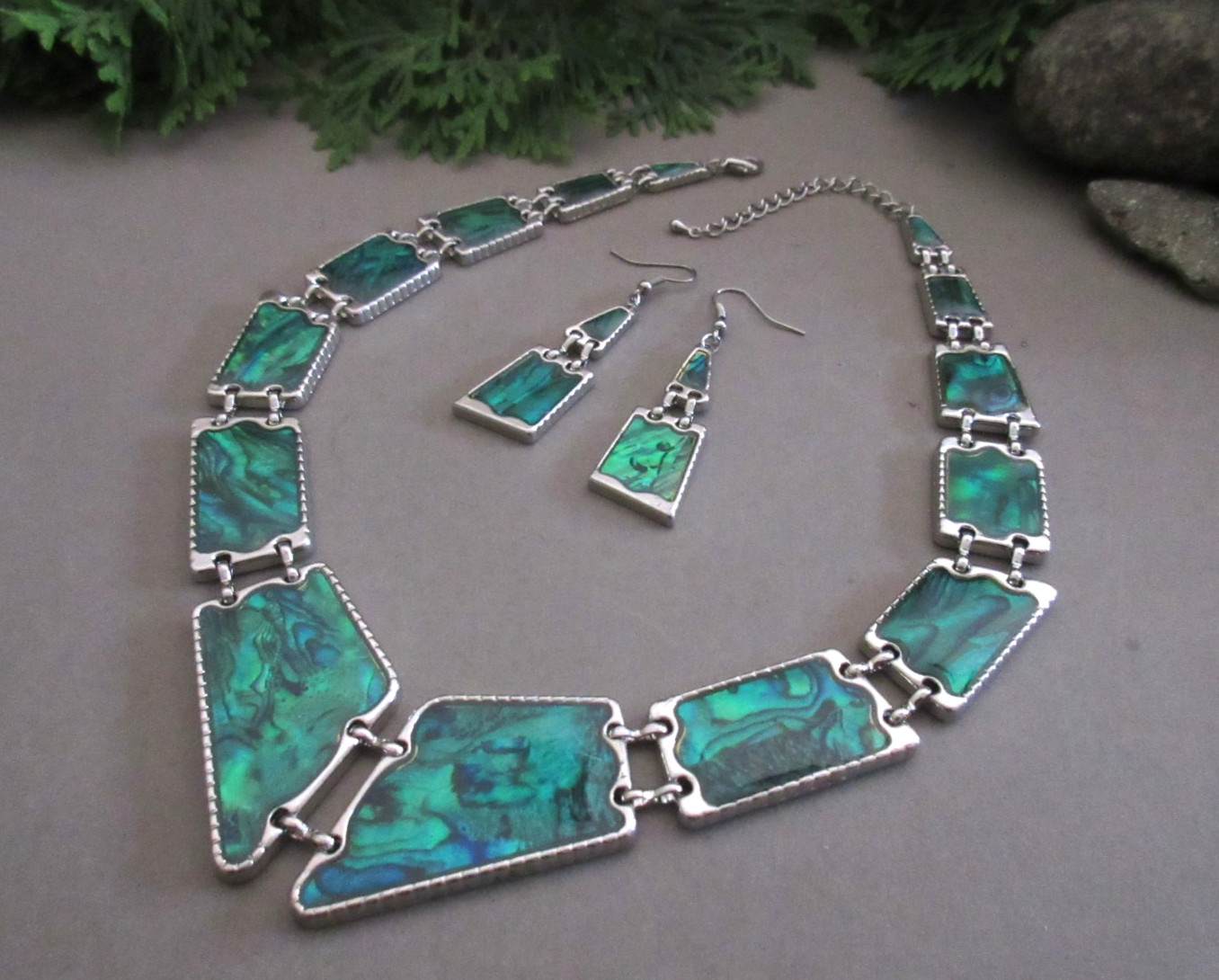 Paua Shell Inlay Enamel Silver Tone Choker Necklace & Pierced Earring Set