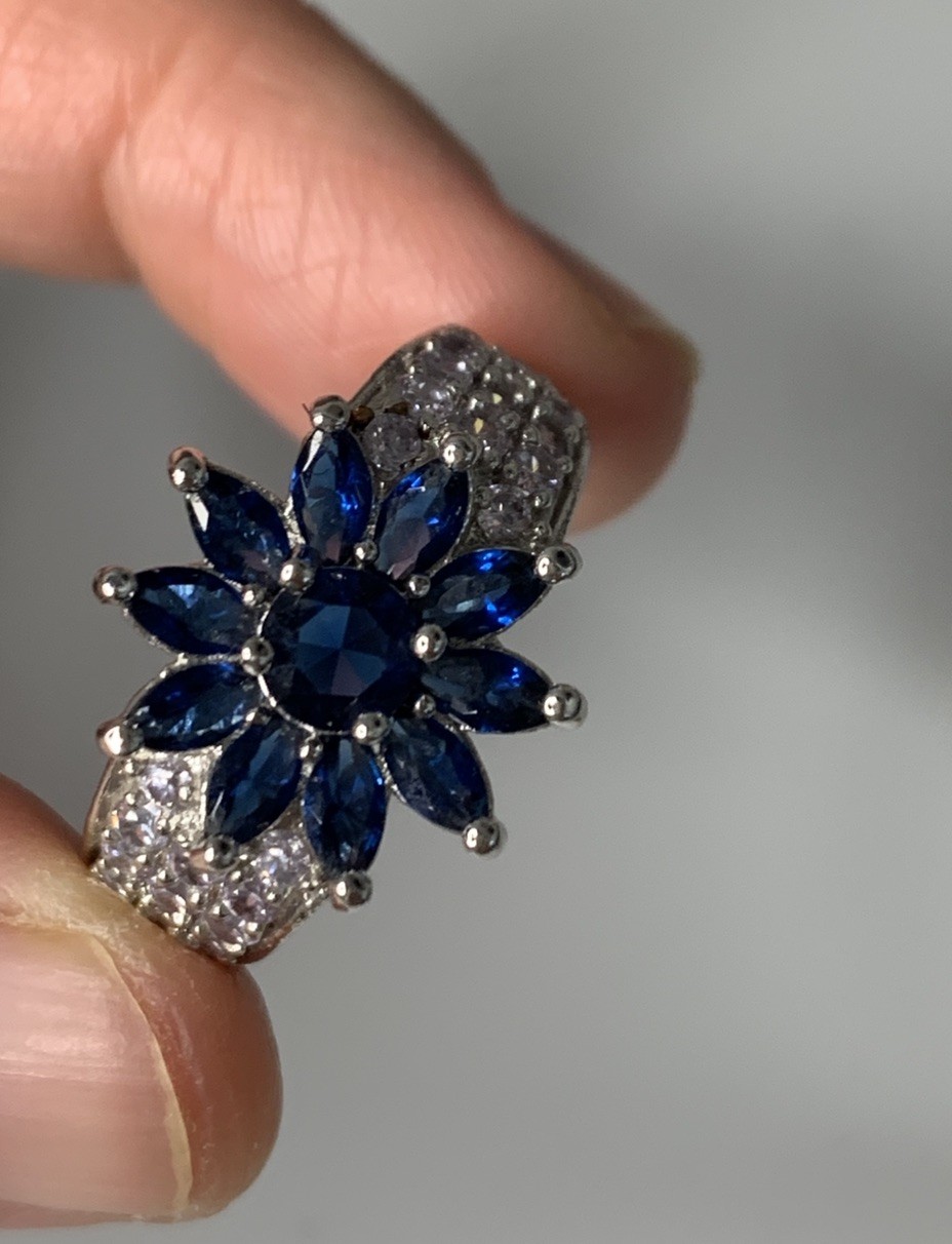 RARE Vintage Royal blue crystal silver flower brooch and ring set ring size 8