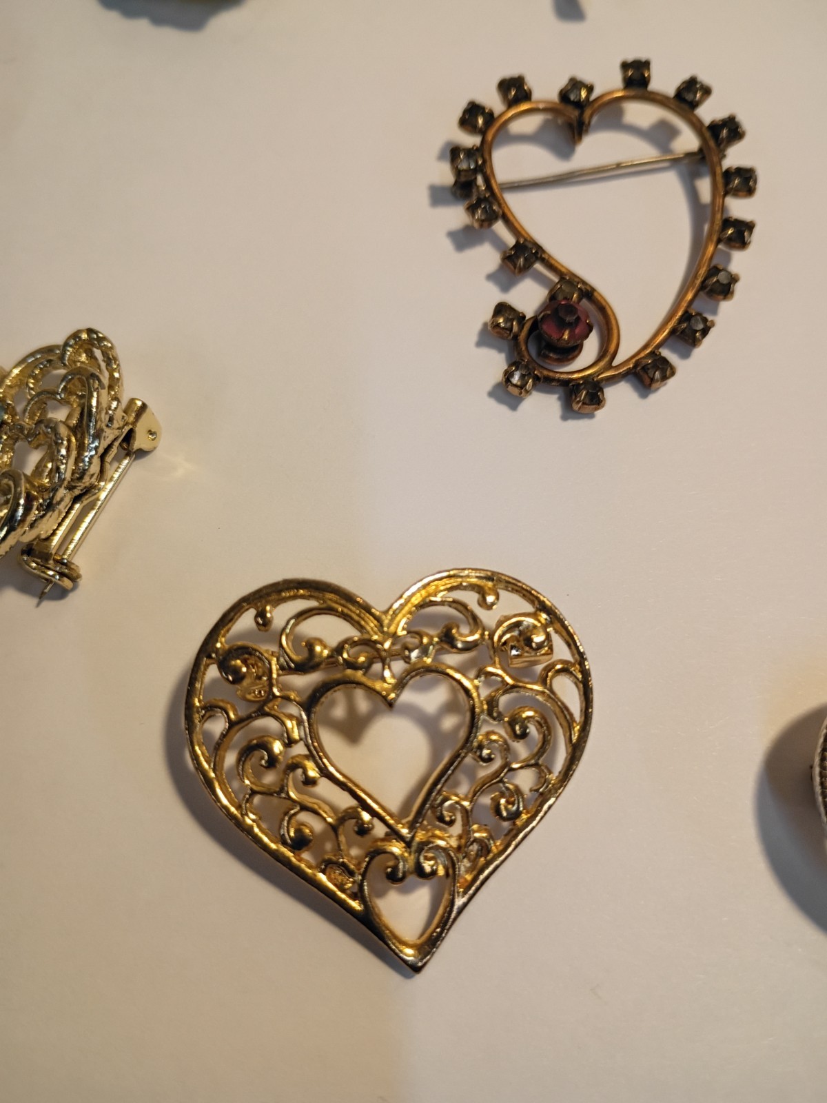 Women’s Heart Brooches ! Mixed Lot (13pc) Enamel Rhinestone Gold/Silver