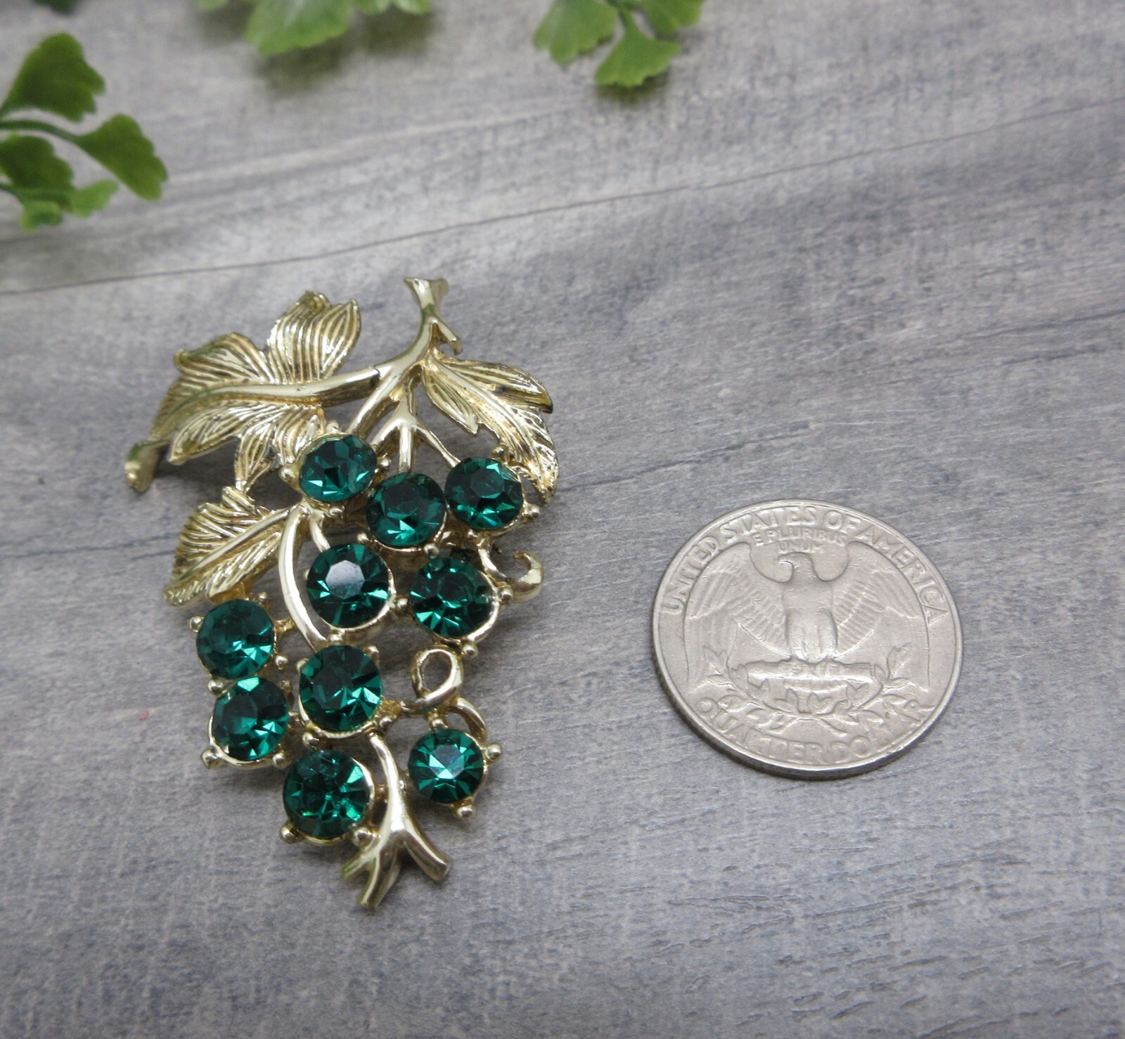 Grape Cluster Brooch Gold Tone Metal Green Rhinestones Mid Century 50s 60s