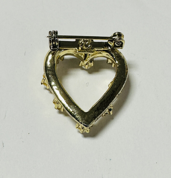 Heart Brooch Gold-tone Metal Rhinestones and Faux Pearls Love Beauty Shiny VTG
