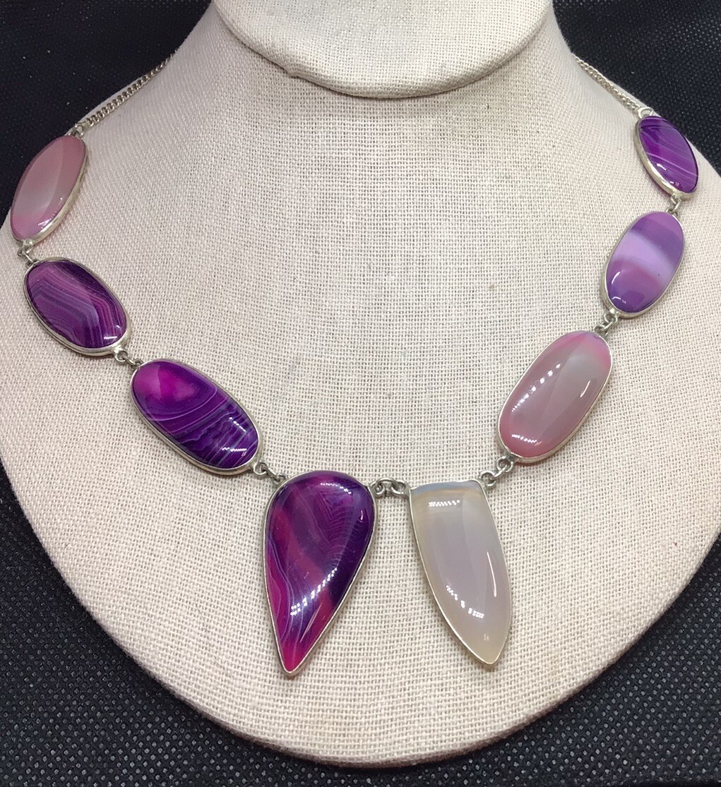 Vintage Costume Chunky Wide Purple Pink & White Glass Stone Necklace 22″ D616