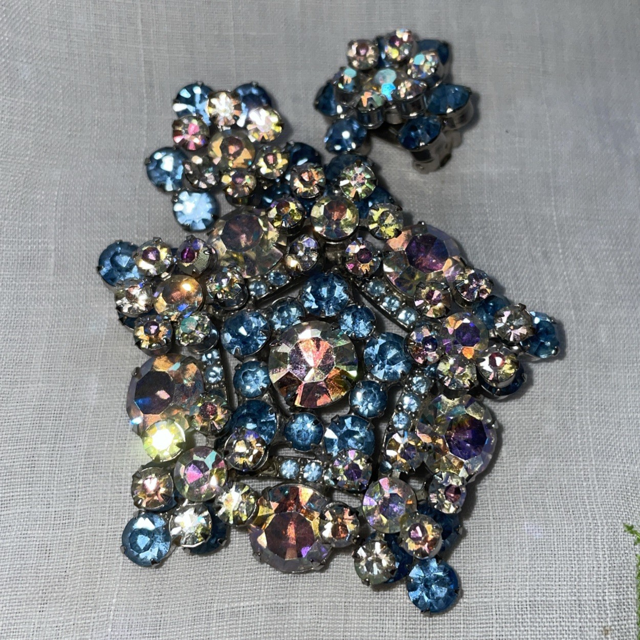 Vintage Juliana “BOOK PIECE” AB Crystal Starburst Brooch & Clip Earrings #1355