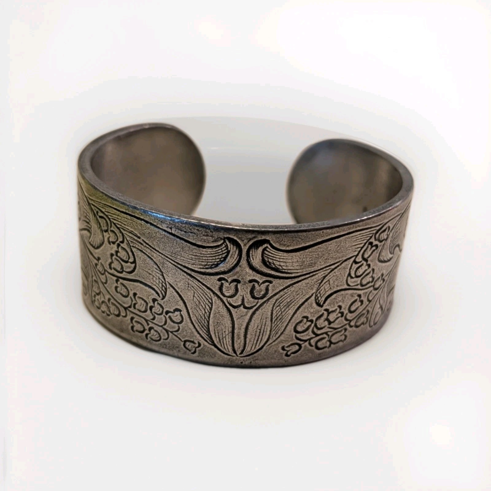 Salisbury Pewter Floral Cuff Bracelet Signed Macy Silver Tone Wide Etched Bangle