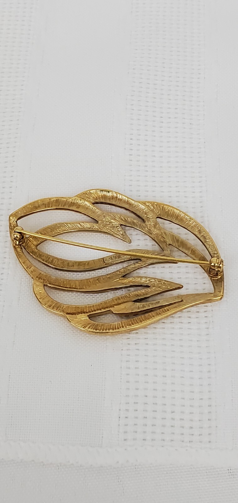 Big MONET Yellow Gold Tone Modernist Mod Leaf Brooch 1970s 1980s Boho Signed