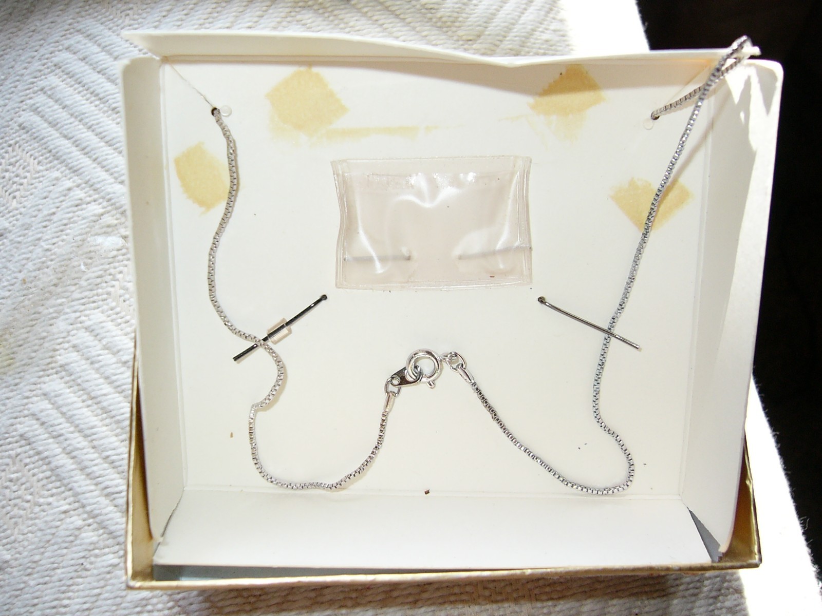 VINTAGE WHITE STAG AUSTRIAN CRYSTAL FLOWER NECKLACE & PIERCED EARRING SET