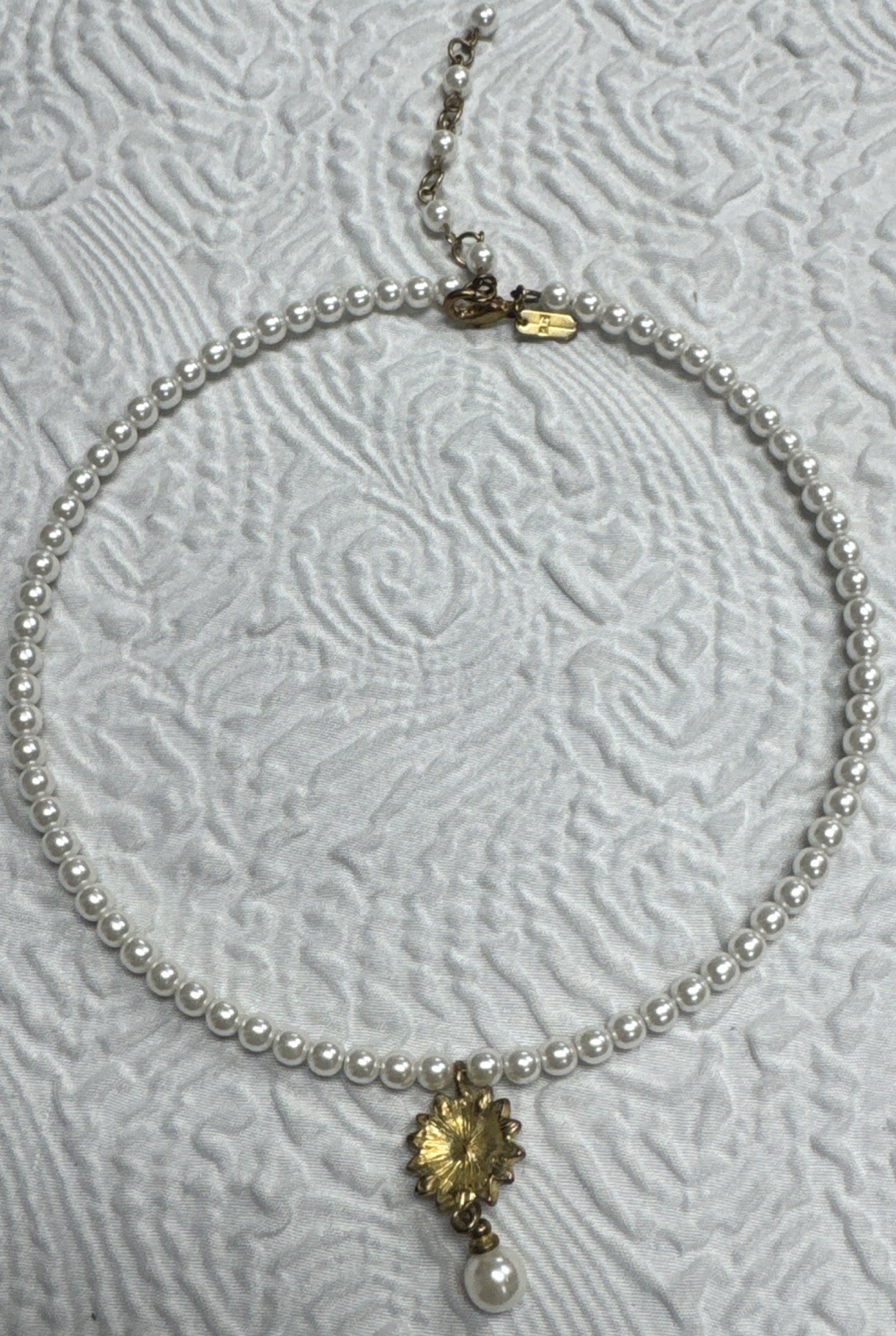 VINTAGE ANNE KLEIN Signed Faux Pearl Collar DESIGNER NECKLACE Sunburst Pendant
