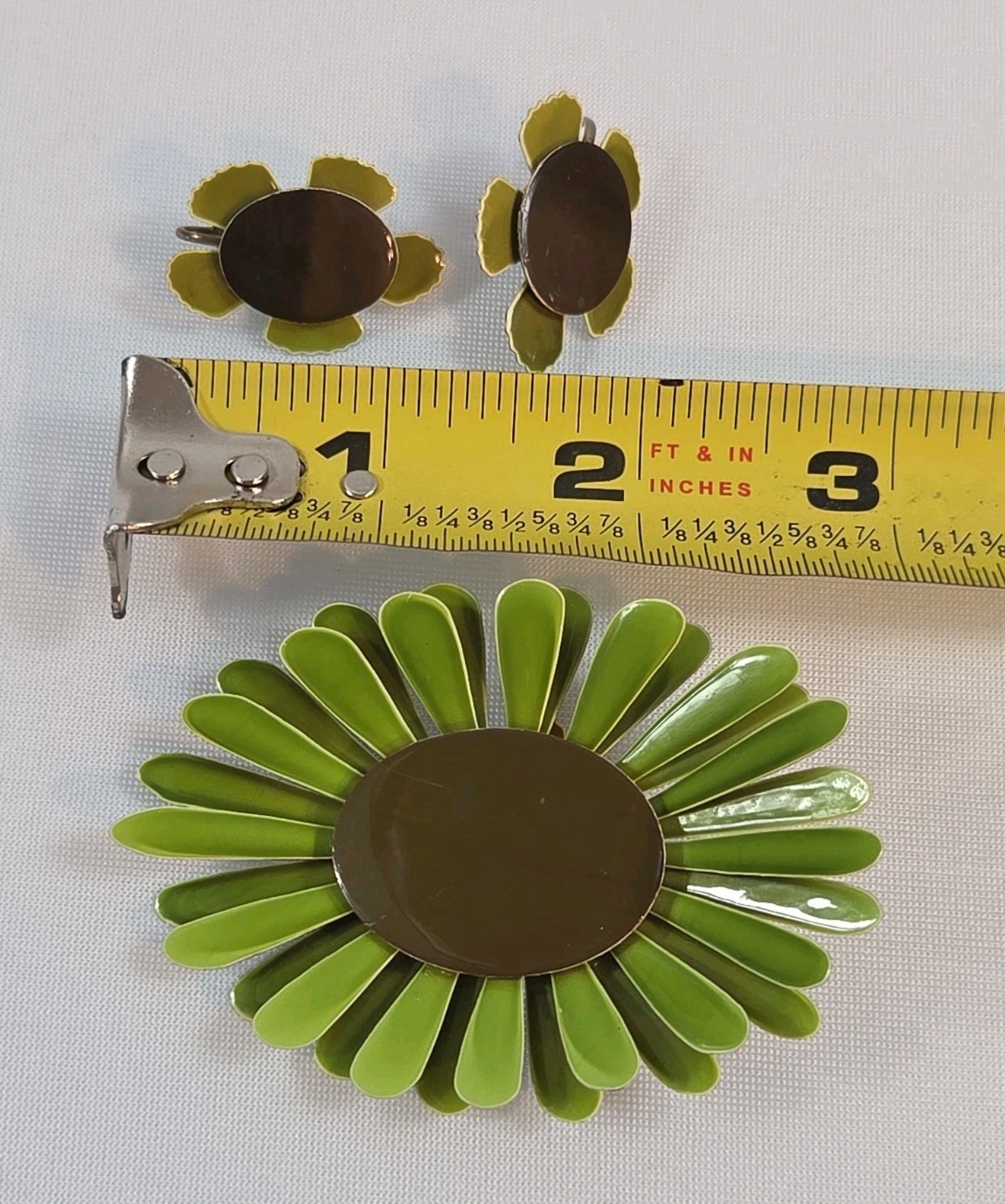 Vintage Green Metal Flower Brooch Pin & Clip On Earrings 70’s