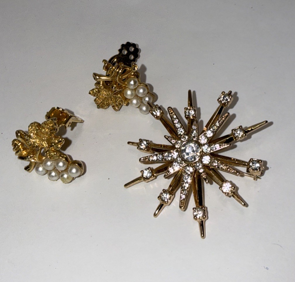 Vintage Gold Tone Clip Earrings Pearl Grape Clusters & Golden Starburst Brooch