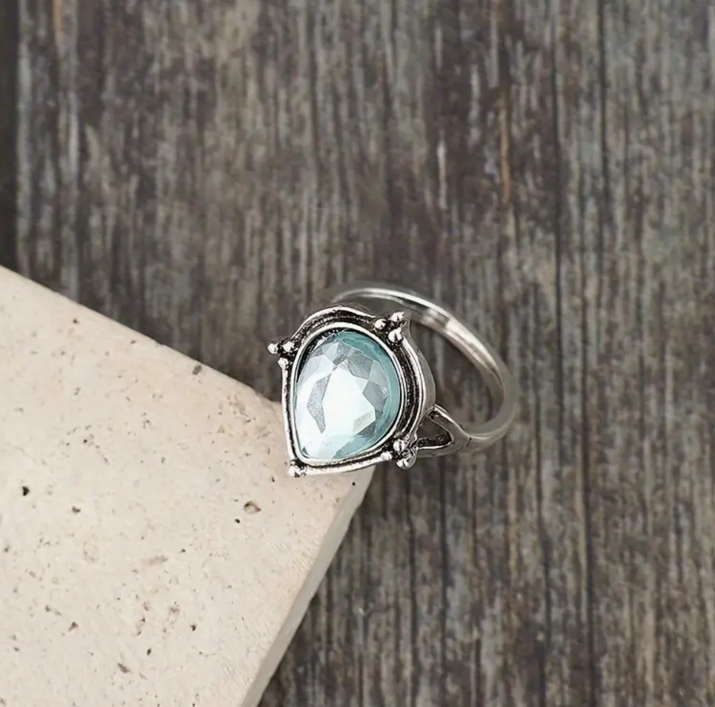 Vintage Inspired Silver Plated Ring Waterish Blue Green Gemstone Water Drop Sz9