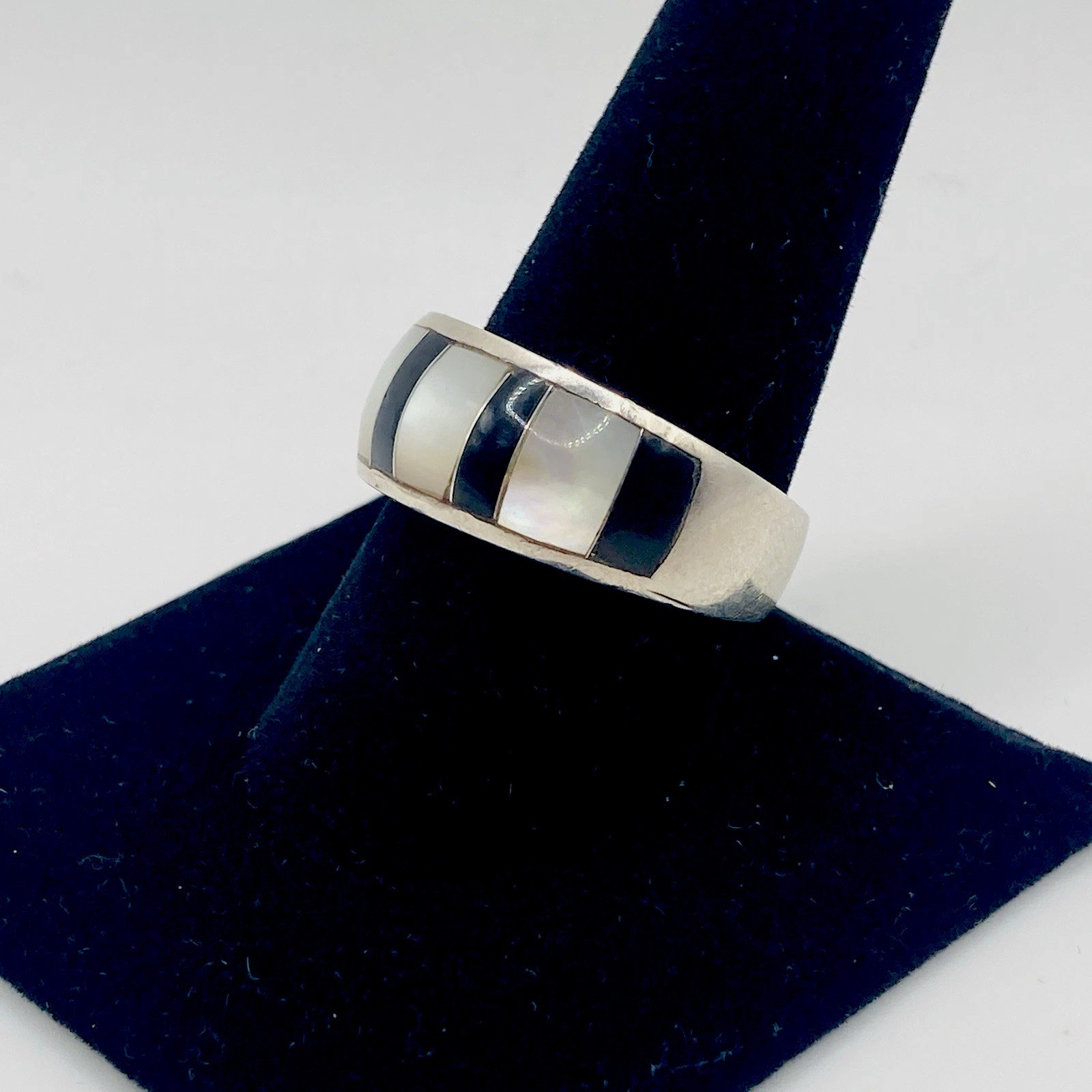 Vintage 925 Sterling Silver Black Onyx Mother Of Pearl Inlay Band Ring Size 10.5
