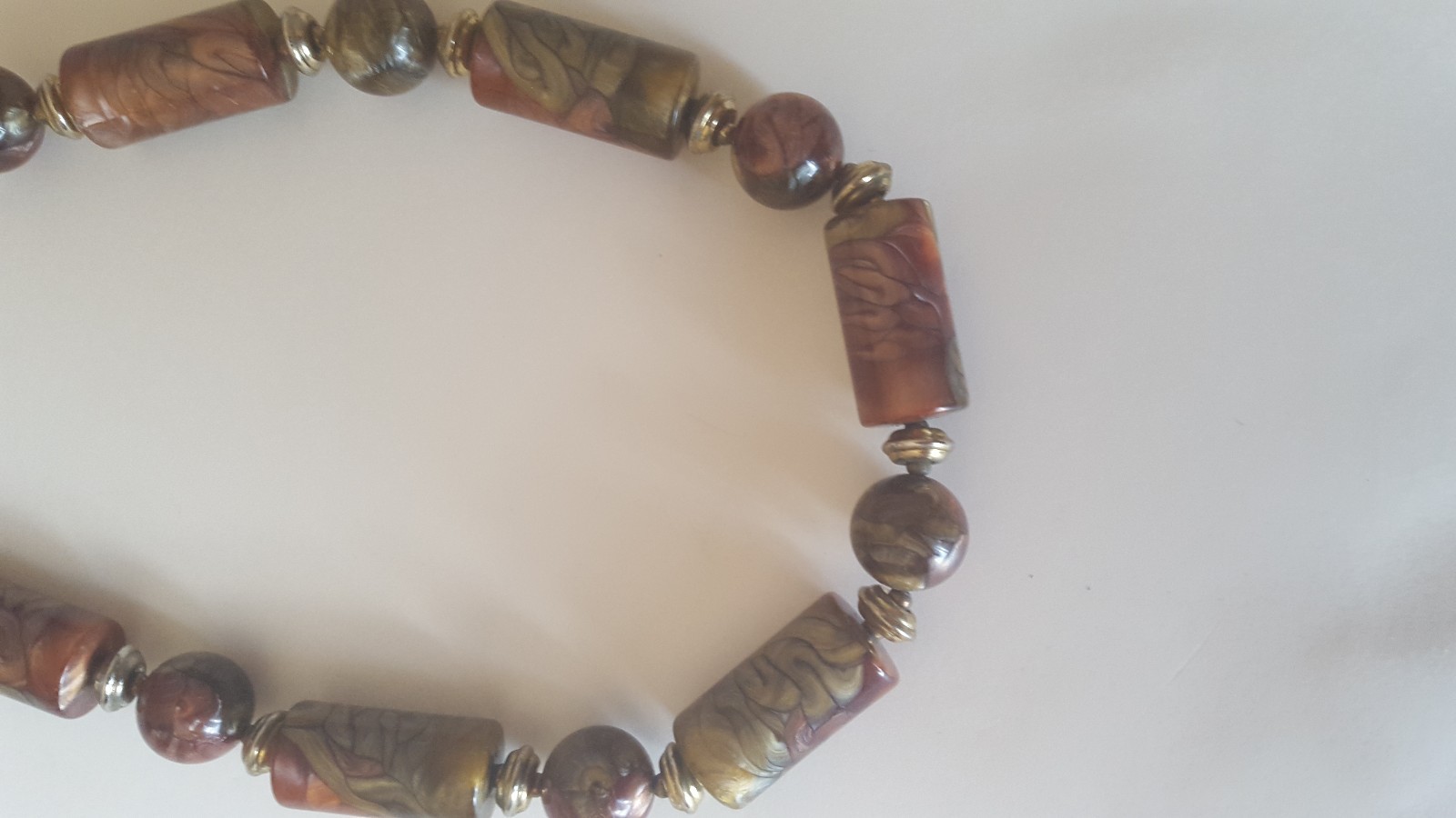 VTG LUCITE Gold, Green, Peach,Red,Brown SWIRL 17 inch NECKLACE