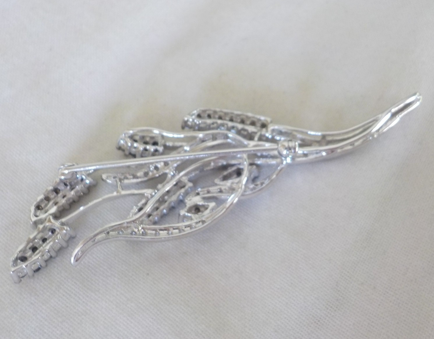 Estate 14K White Gold Bouquet Cluster Diamond Brooch -10.8 gms, 2.65 in, 1.52 ct