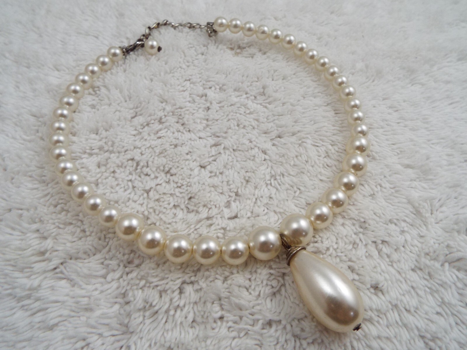 White Bead Coil Collar Pendant Necklace