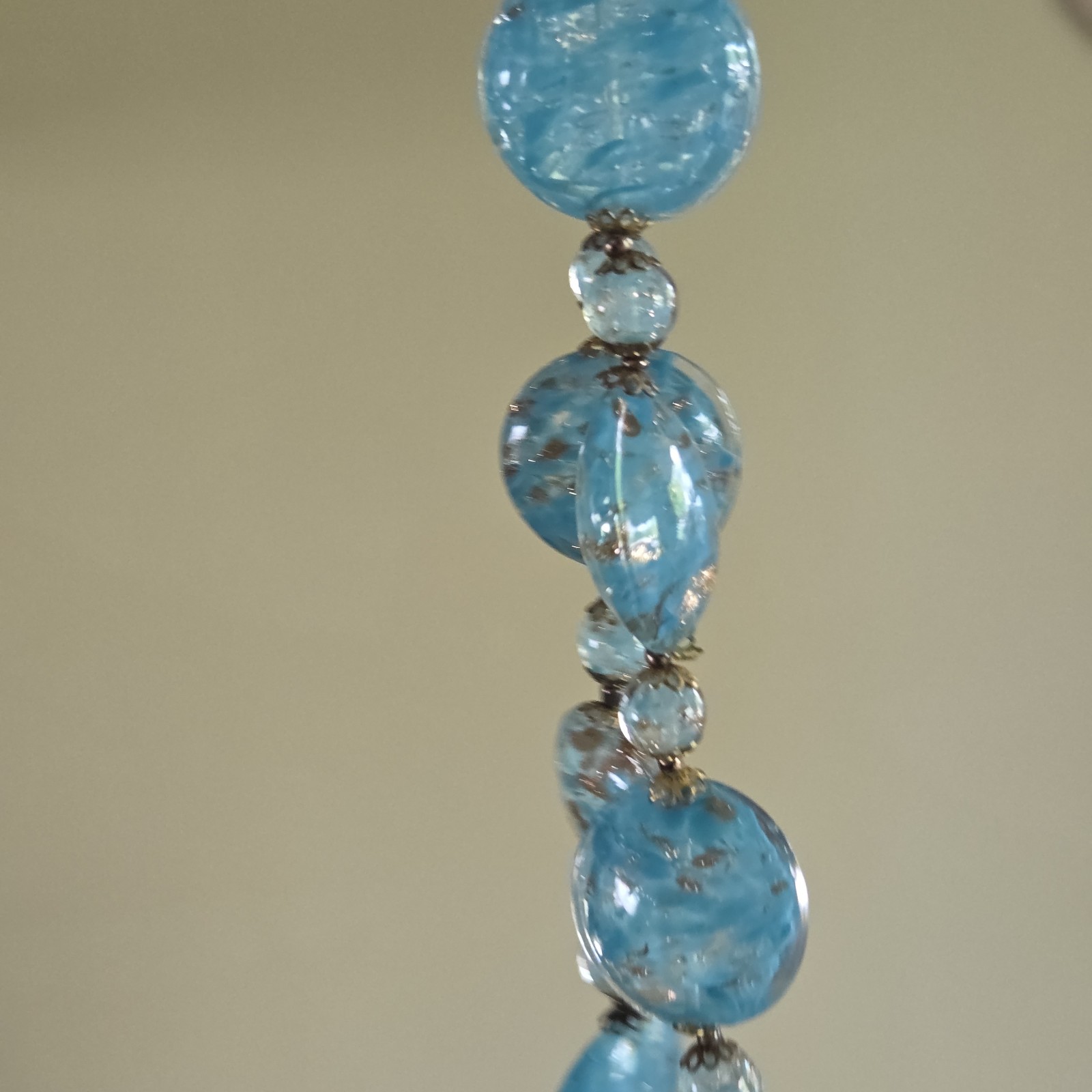 Vtg Light Blue Gold Foiled Venetian Art Glass Necklace & Clip-On Earrings Italy