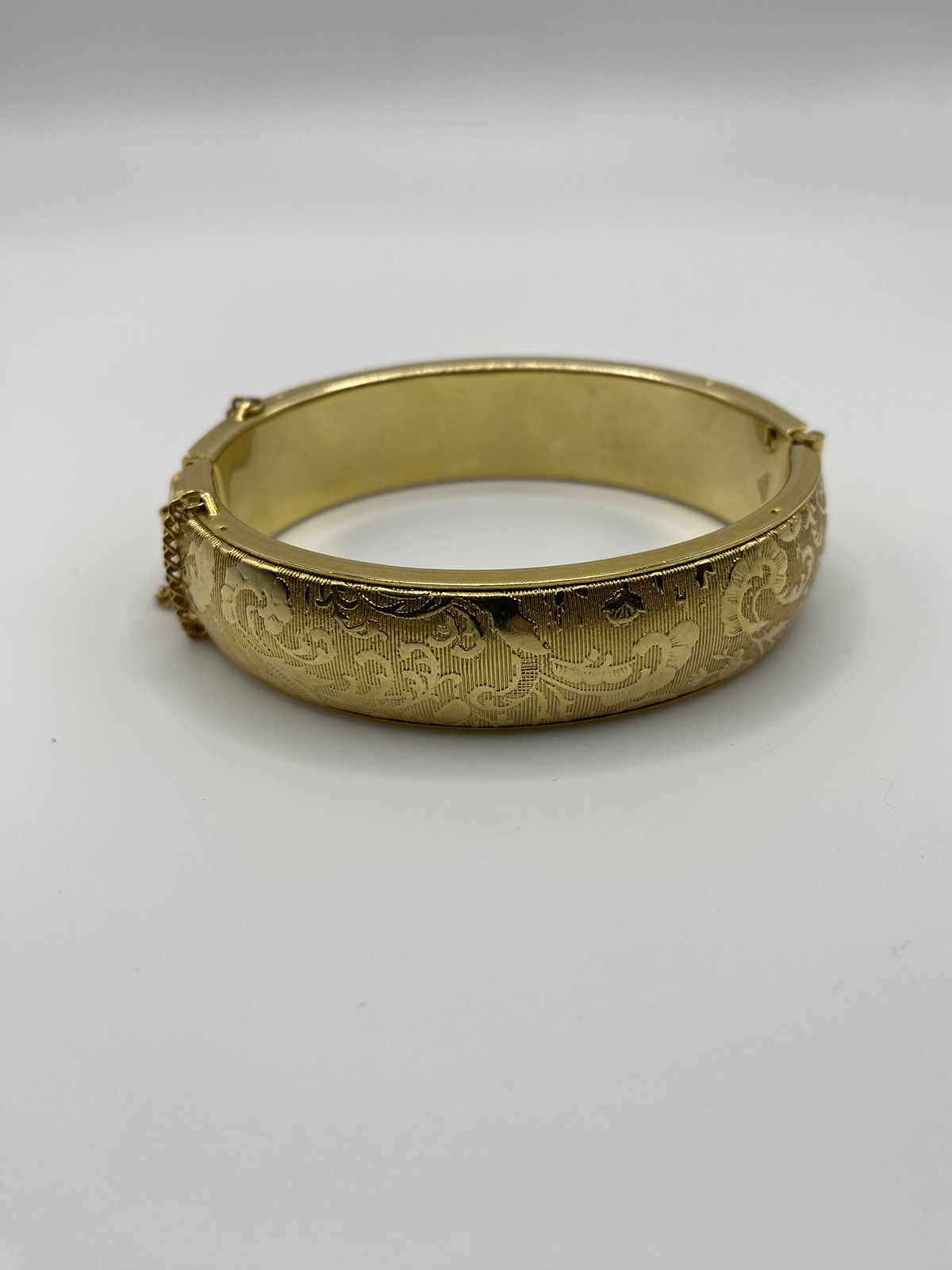 Hinge Bracelet Gold Tone Brocade Scroll Design Safety Chain Boho 2.3 x 2 in